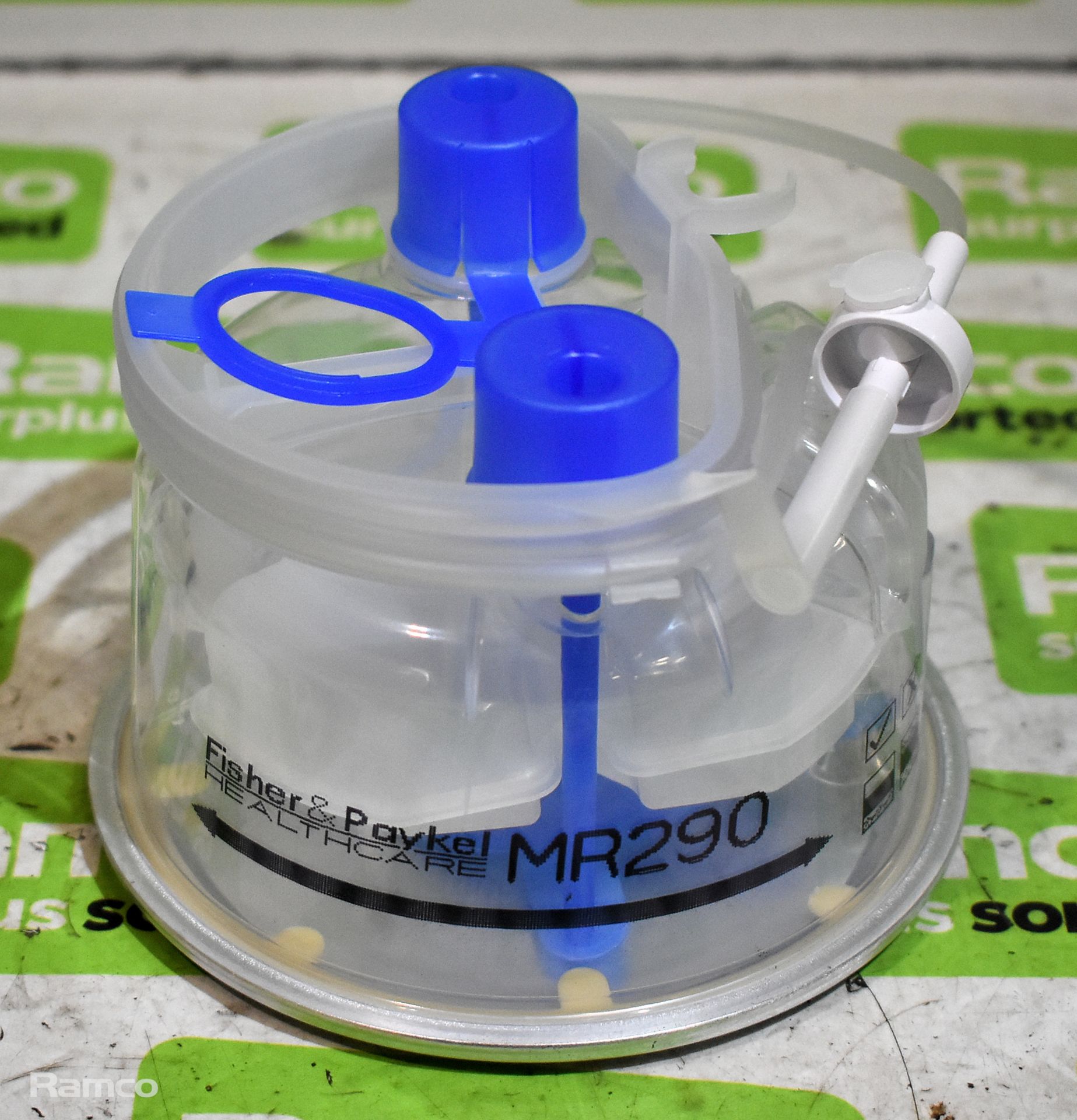 Medical consumables - pill bottles, first aid kits, reservoirs, oxygen masks - Bild 15 aus 18