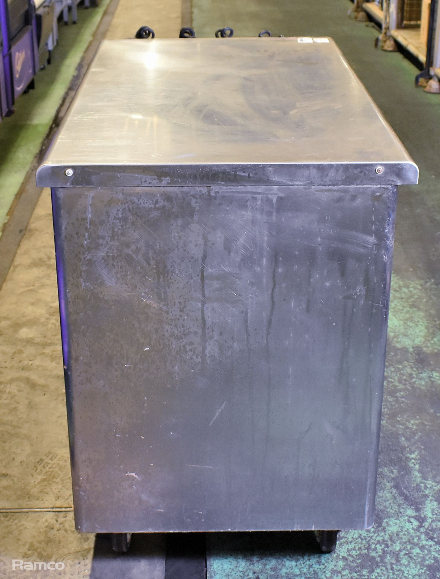 Lincat stainless steel double sliding door hot cupboard - W 1250 x D 650 x H 900mm - Image 7 of 7