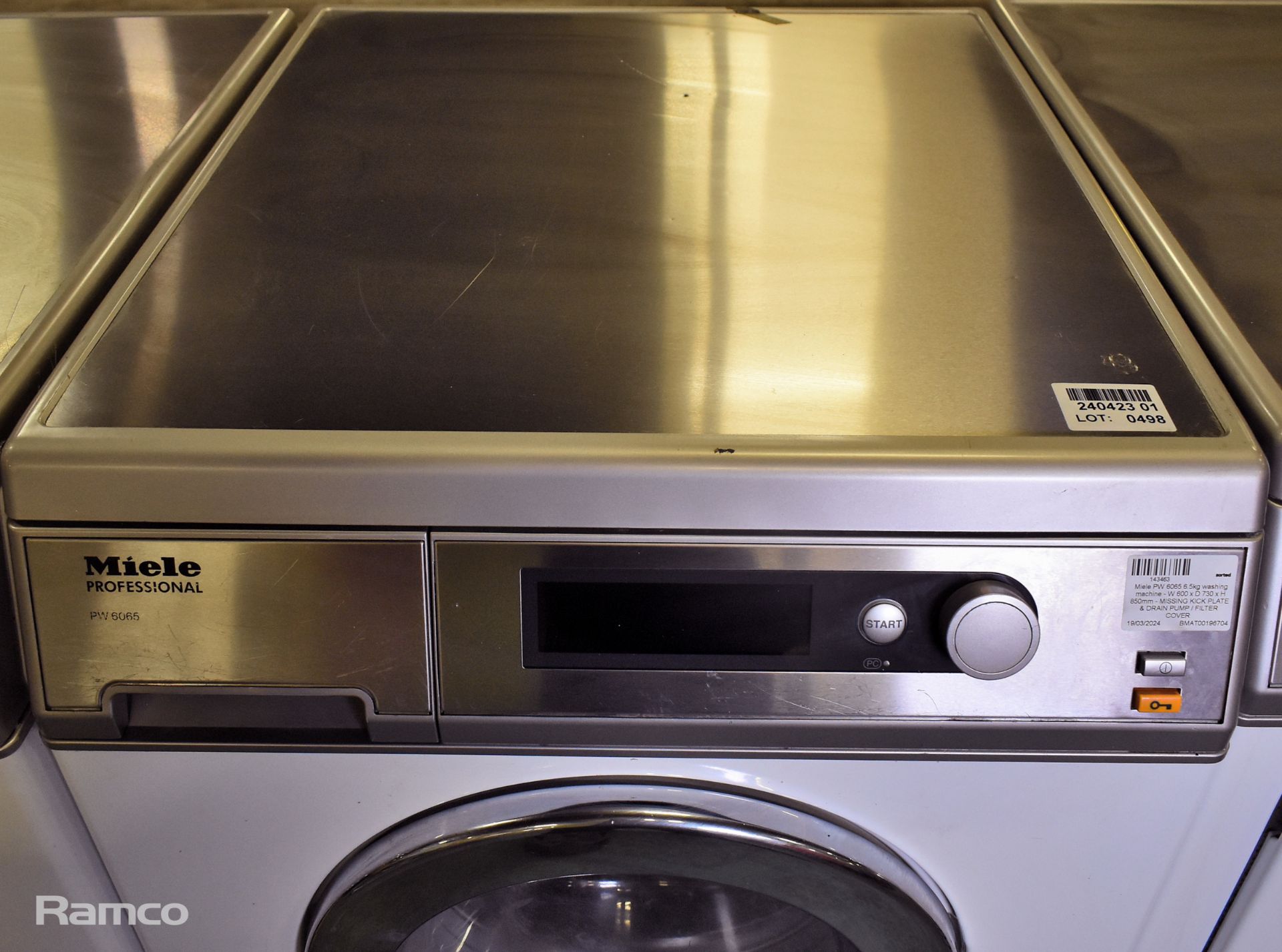 Miele PW 6065 6.5kg washing machine - W 600 x D 730 x H 850mm - MISSING KICK PLATE, DRAIN PUMP - Image 2 of 5