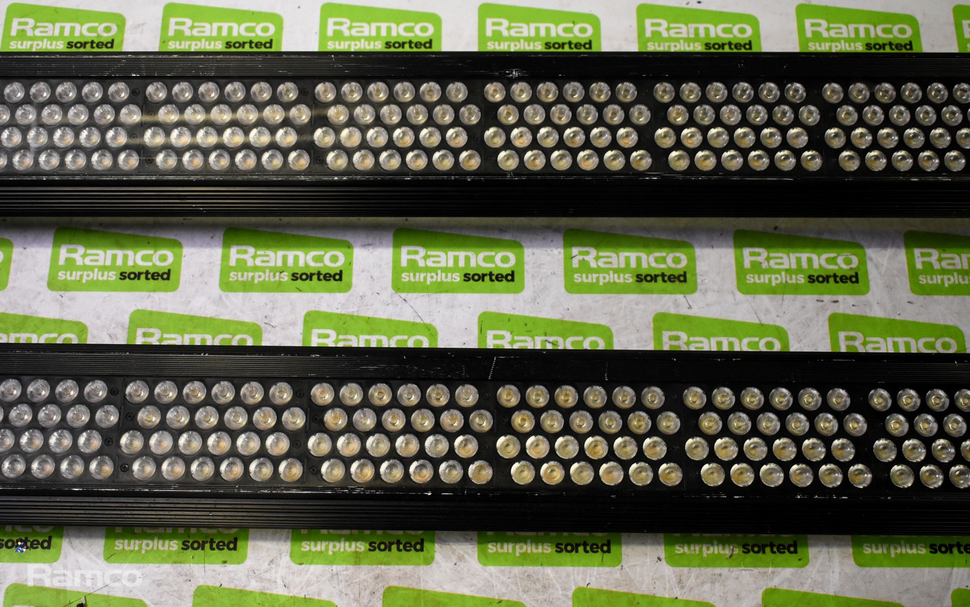 2x Chroma-Q Color Force 72 LED fixture lights with flight case - 1x FAULTY LIGHT - Image 8 of 11
