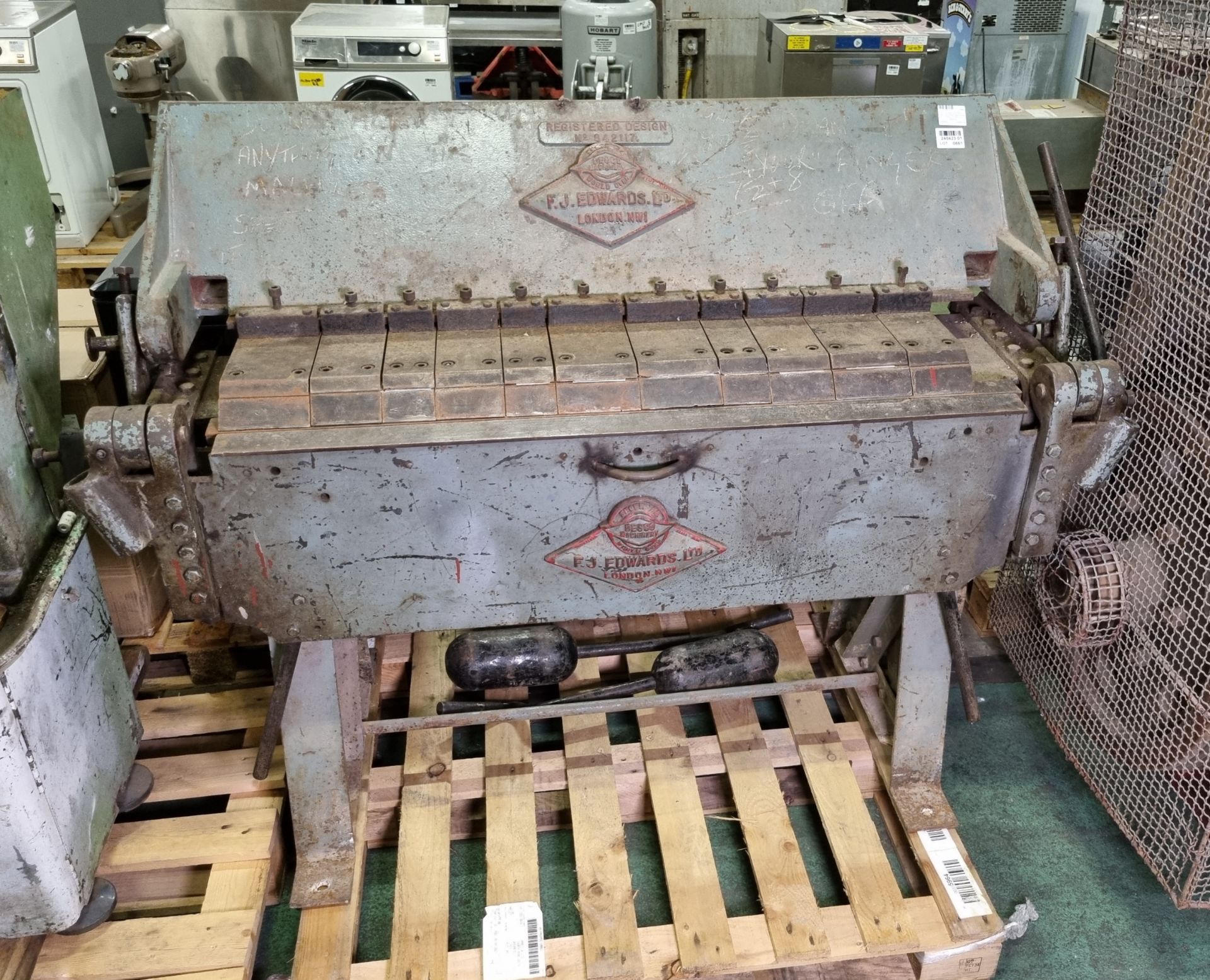 F.J. Edwards Ltd Besco Machinery box pan folder - L 1800 x W 850 x H 1350mm - missing 1 tooth - Image 2 of 8