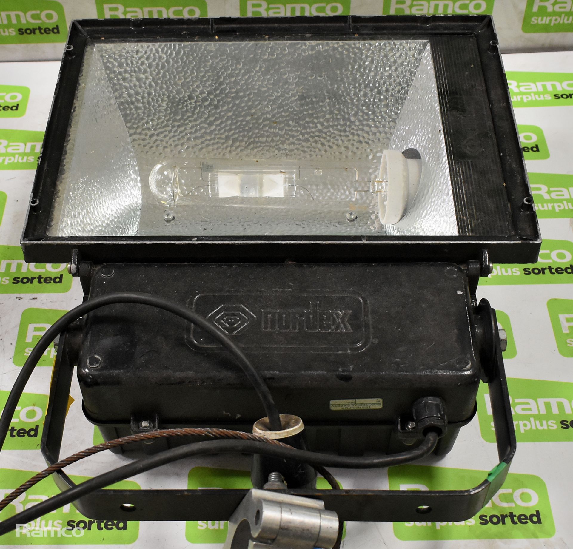 9x 400w sodium floodlights - Image 15 of 19