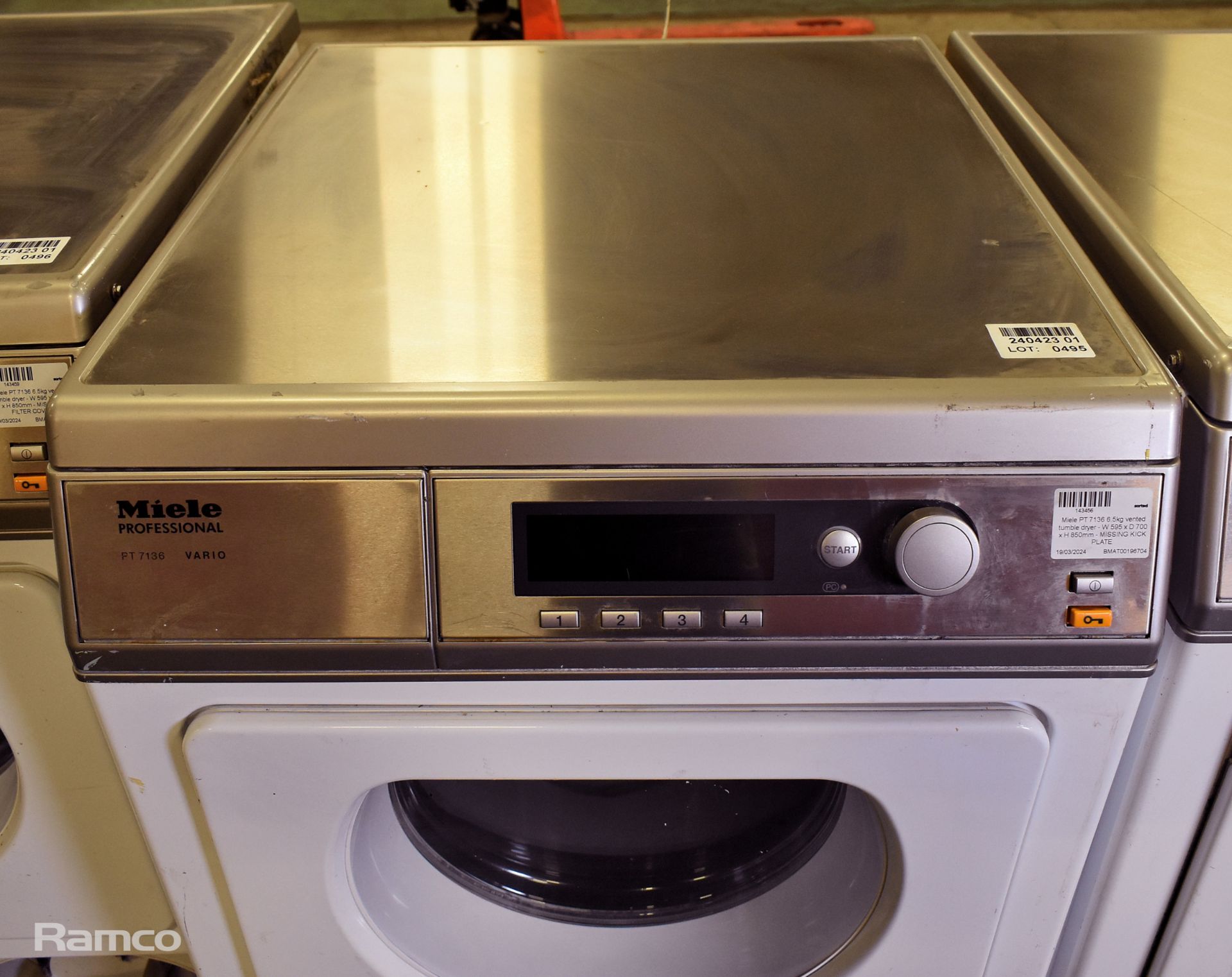 Miele PT 7136 6.5kg vented tumble dryer - W 595 x D 700 x H 850mm - MISSING KICK PLATE - Image 2 of 5