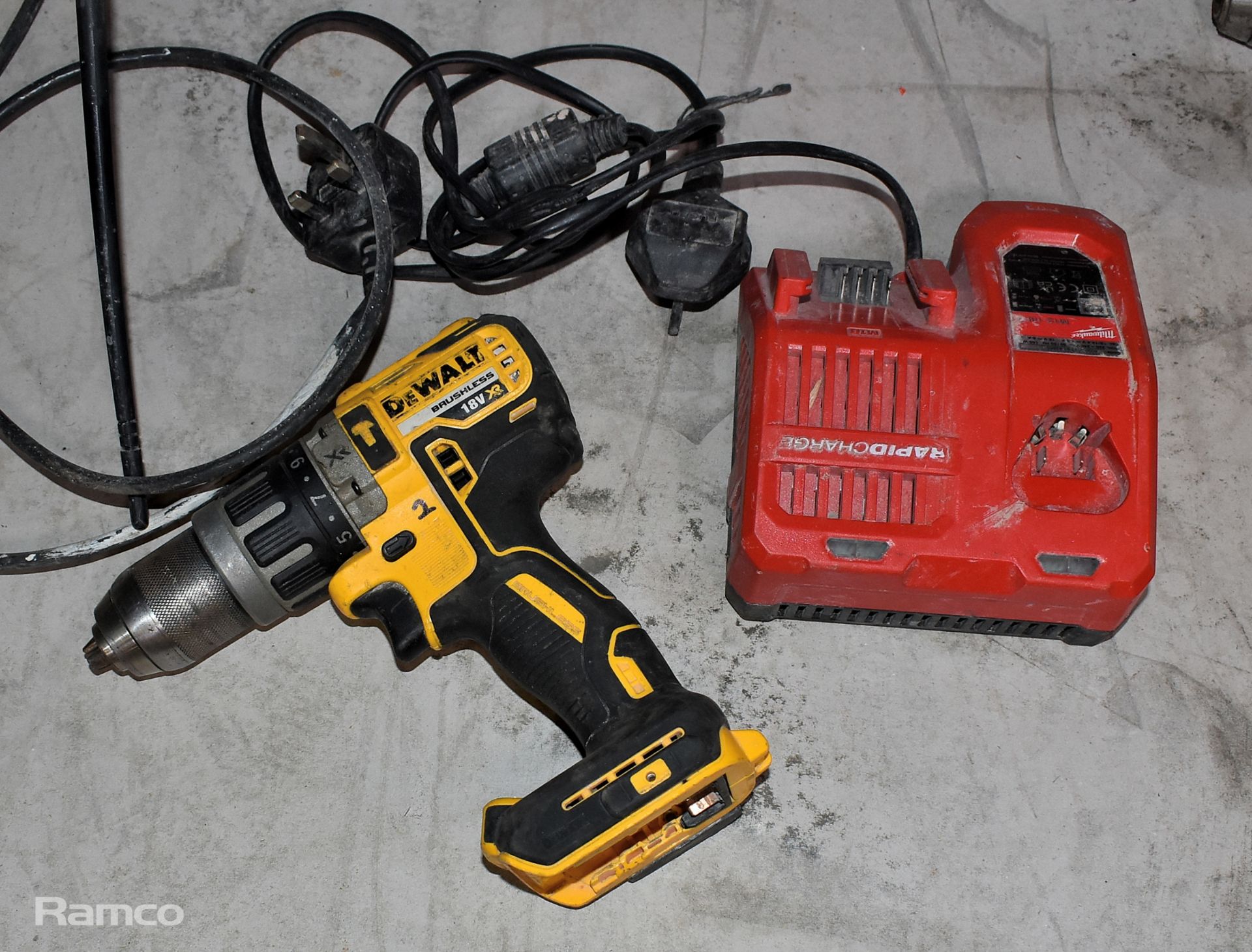 Cordless power tools - Milwaukee, Dewalt and Makita and Milwaukee C1228 DCR radio - Image 7 of 10