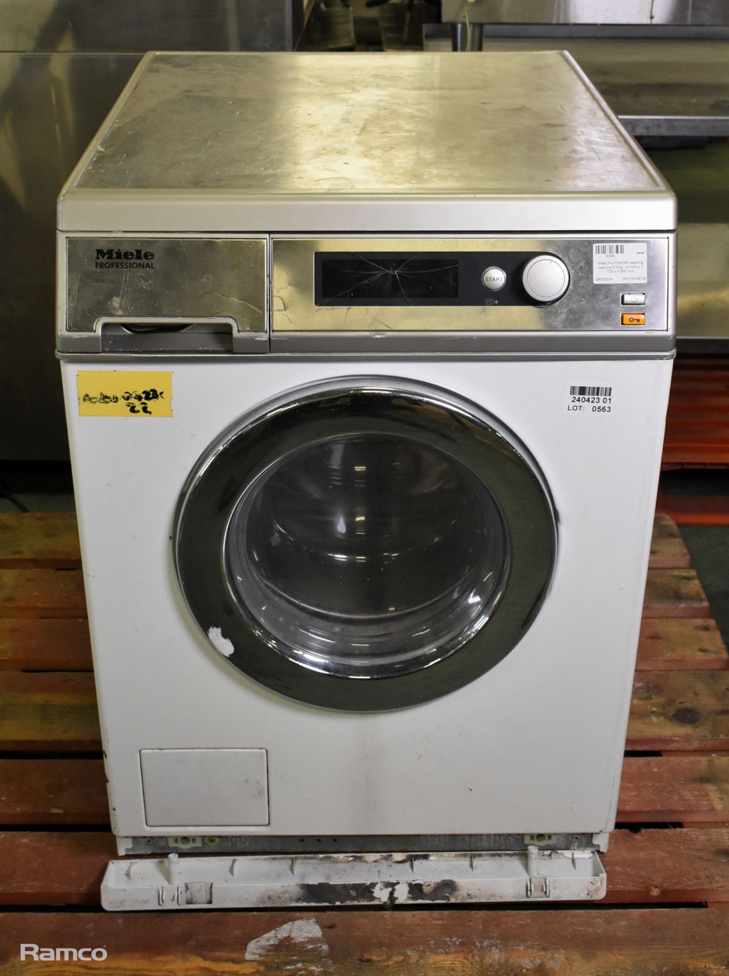 Miele Pro PW 6065 washing machine 6.5 kg - W 590 x D 700 x H 840 mm - CRACKED DISPLAY PANEL