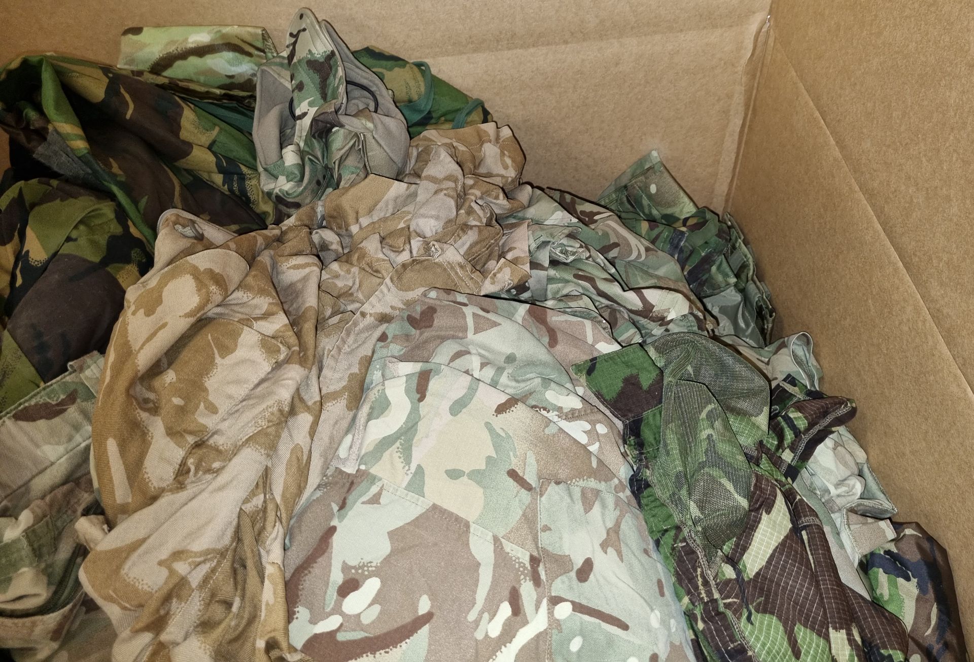 Various types of ex-military clothing - 145kg - Bild 2 aus 5