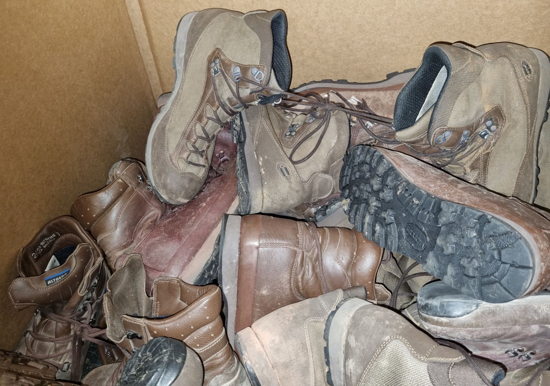 50x pairs of Various Boots including Magnum, Iturri & YDS - mixed grades and sizes - Image 2 of 5