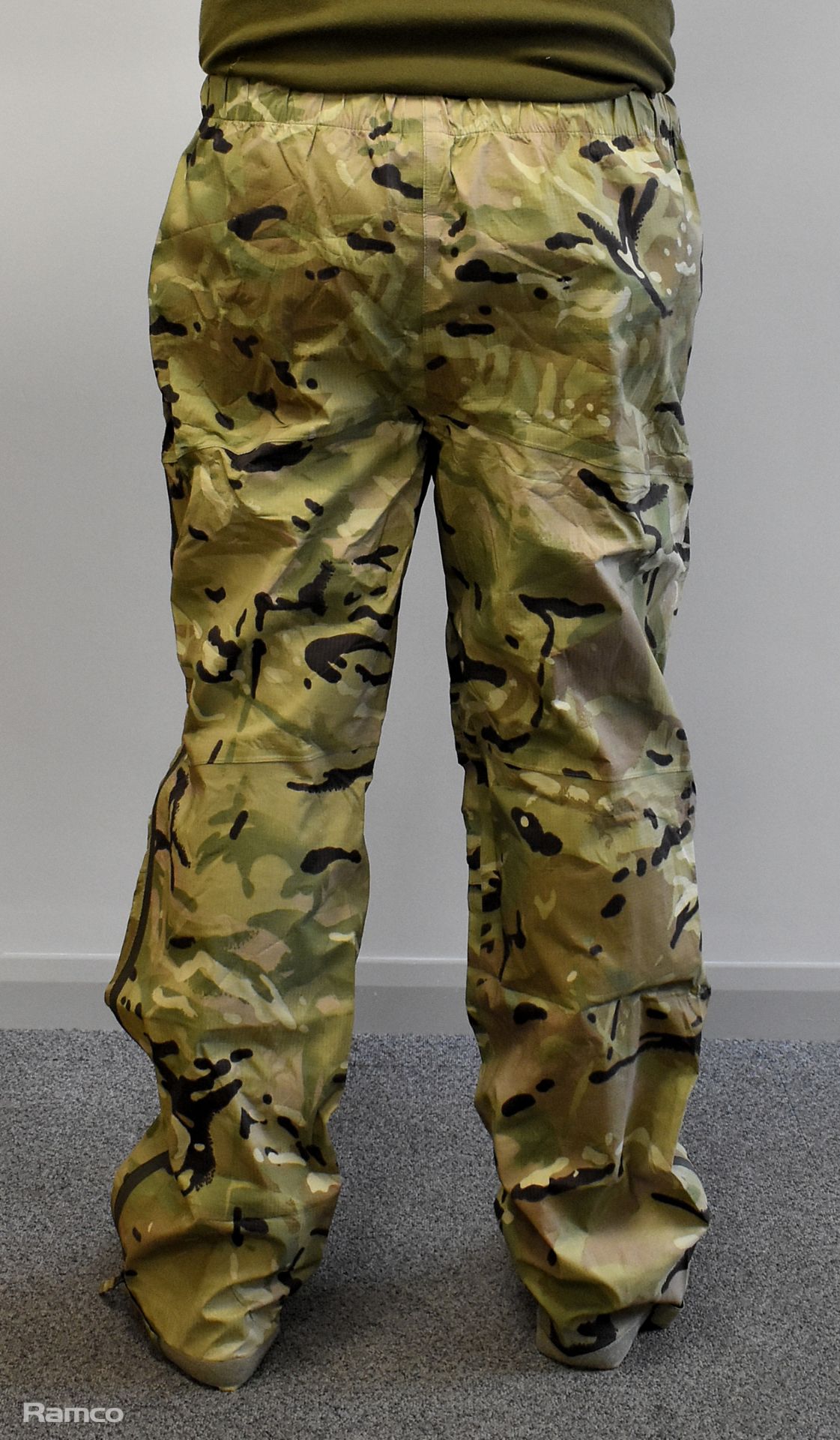 70x British Army MTP waterproof lightweight trousers - mixed grades and sizes - Bild 3 aus 9