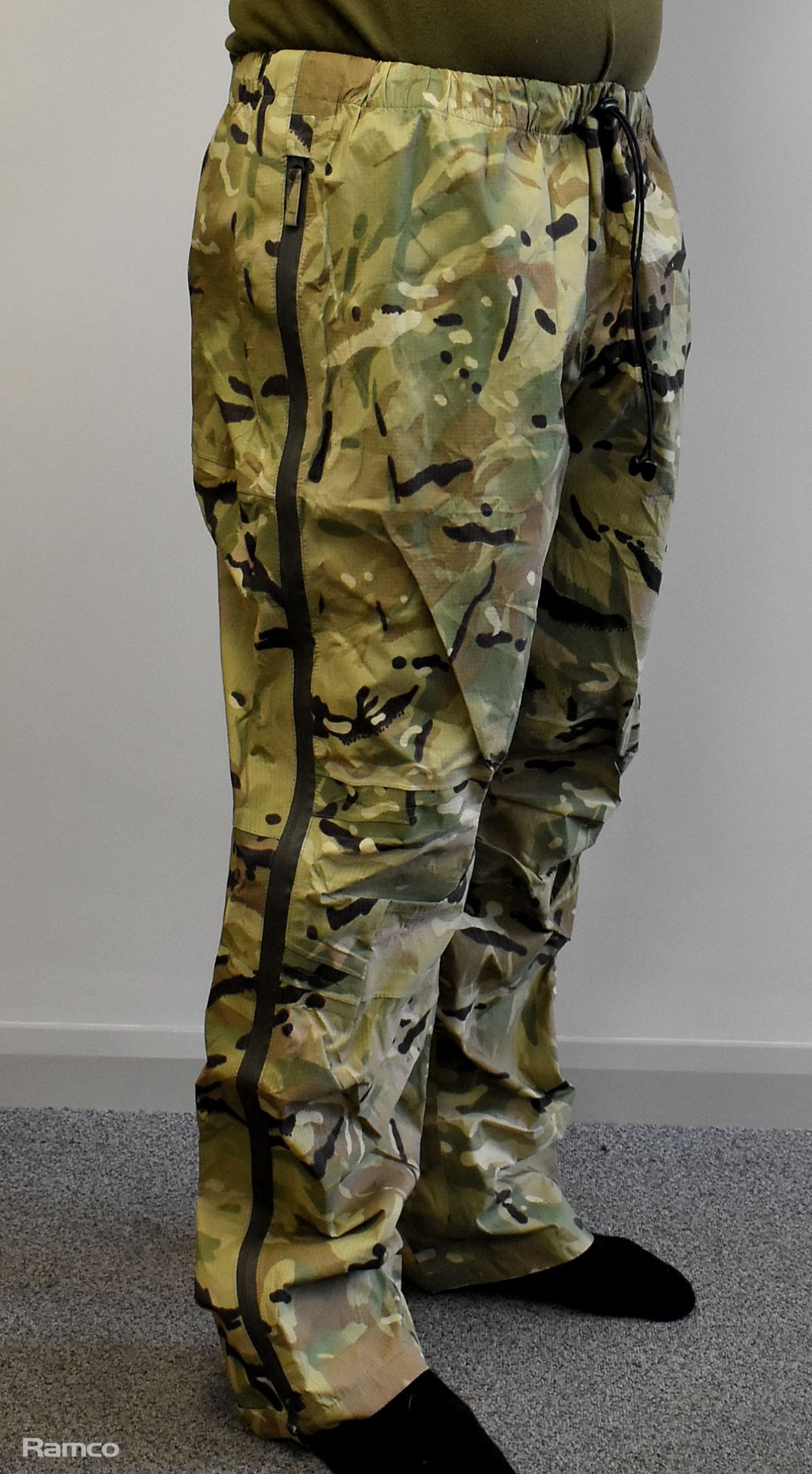 50x British Army MTP waterproof lightweight trousers - mixed grades and sizes - Bild 4 aus 9