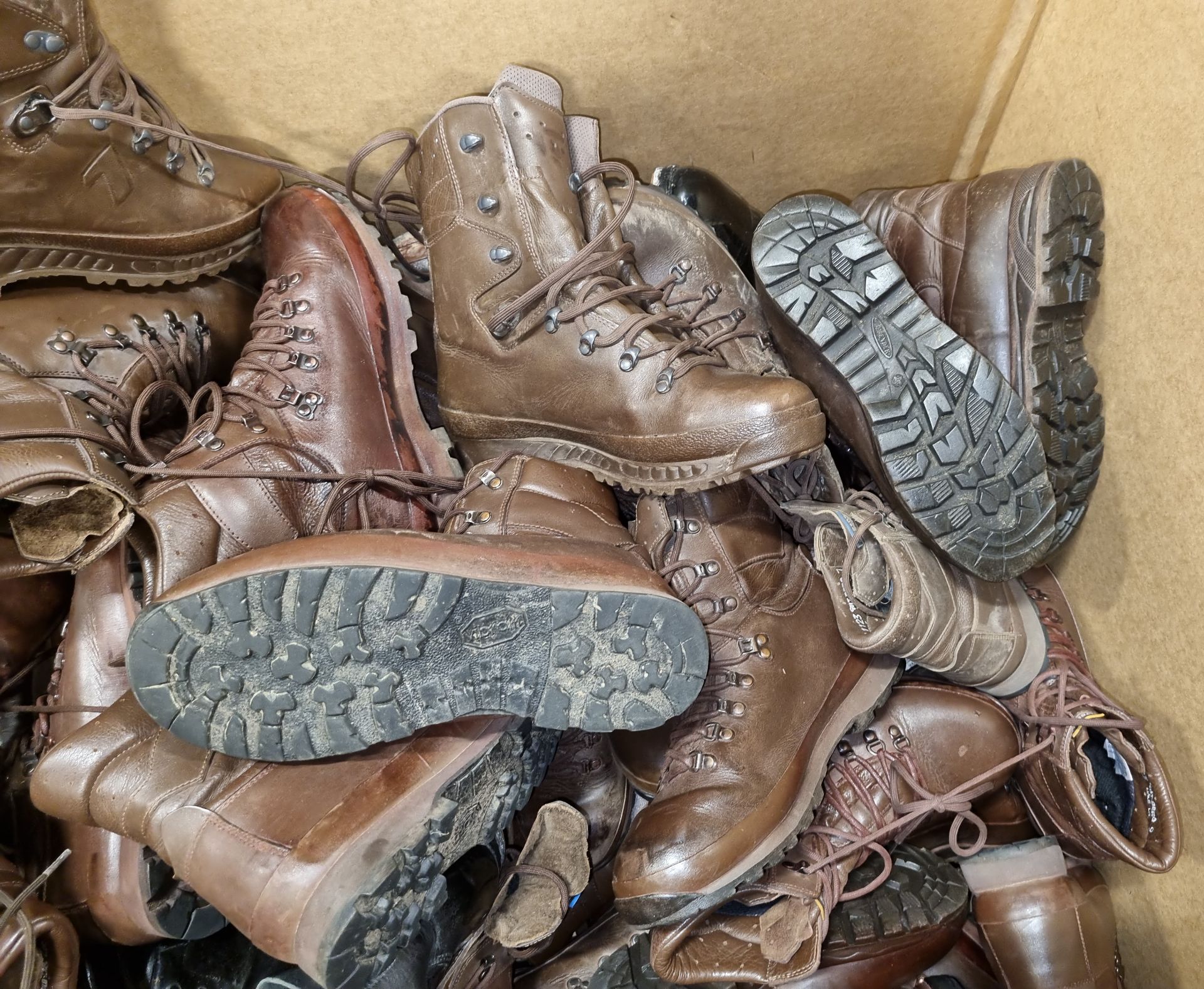 50x pairs of various boots - Magnum Haix YDS - mixed grades and sizes - Image 3 of 5
