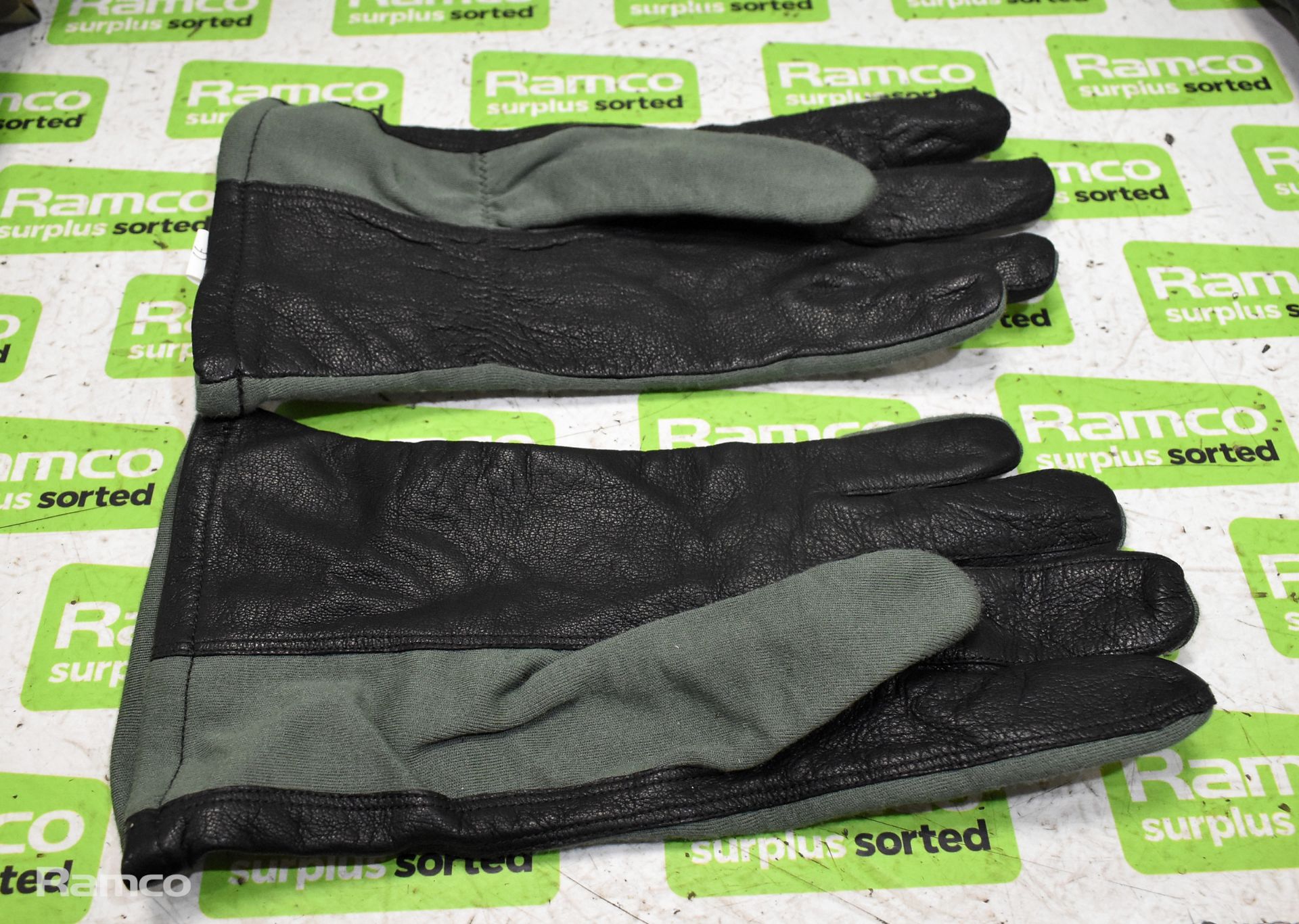 225x Various glove, mittens & cold weather gloves - mixed types - mixed grades and sizes - Bild 3 aus 9