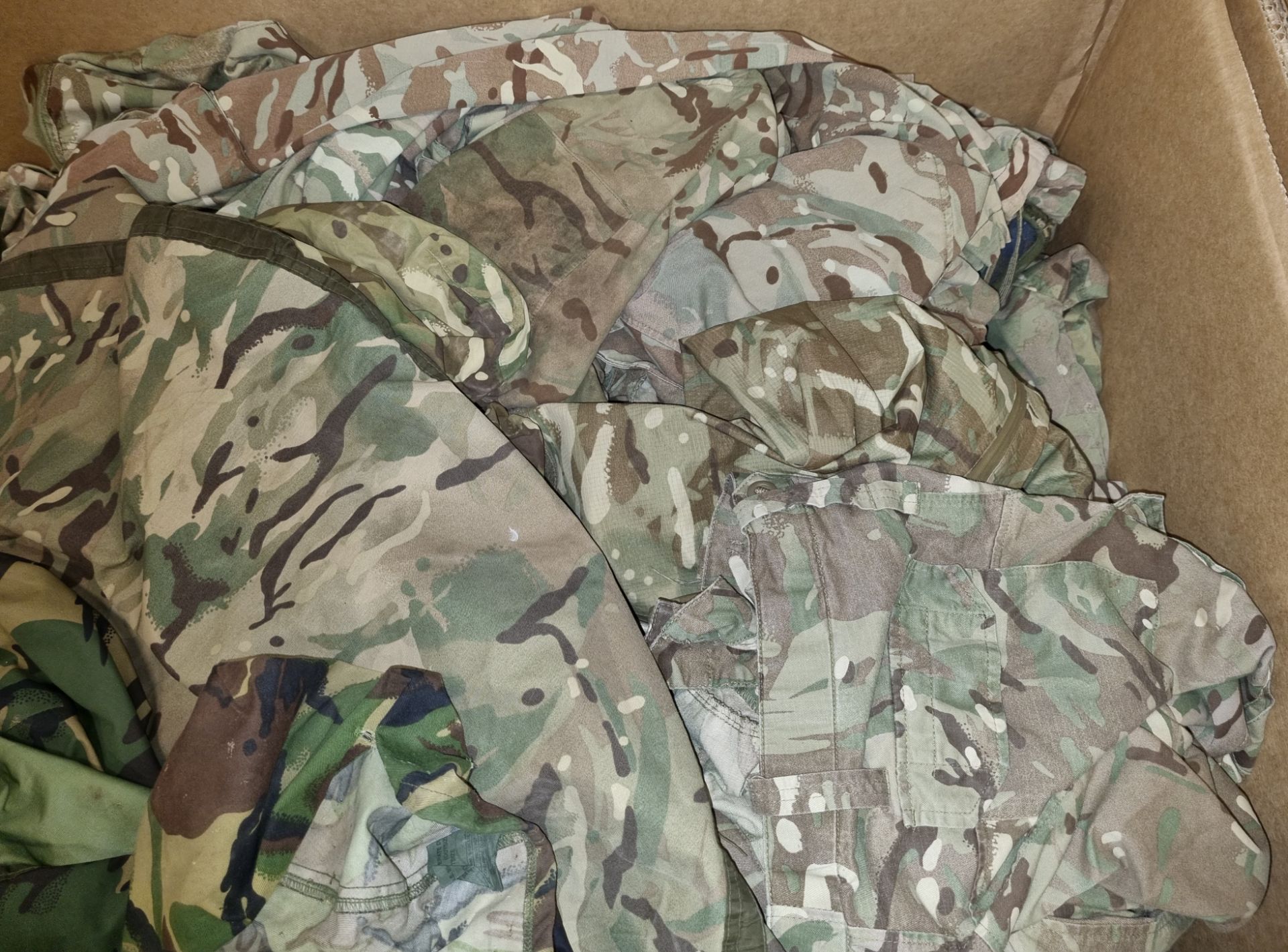 Various types of ex-military clothing - 130kg - Bild 2 aus 5