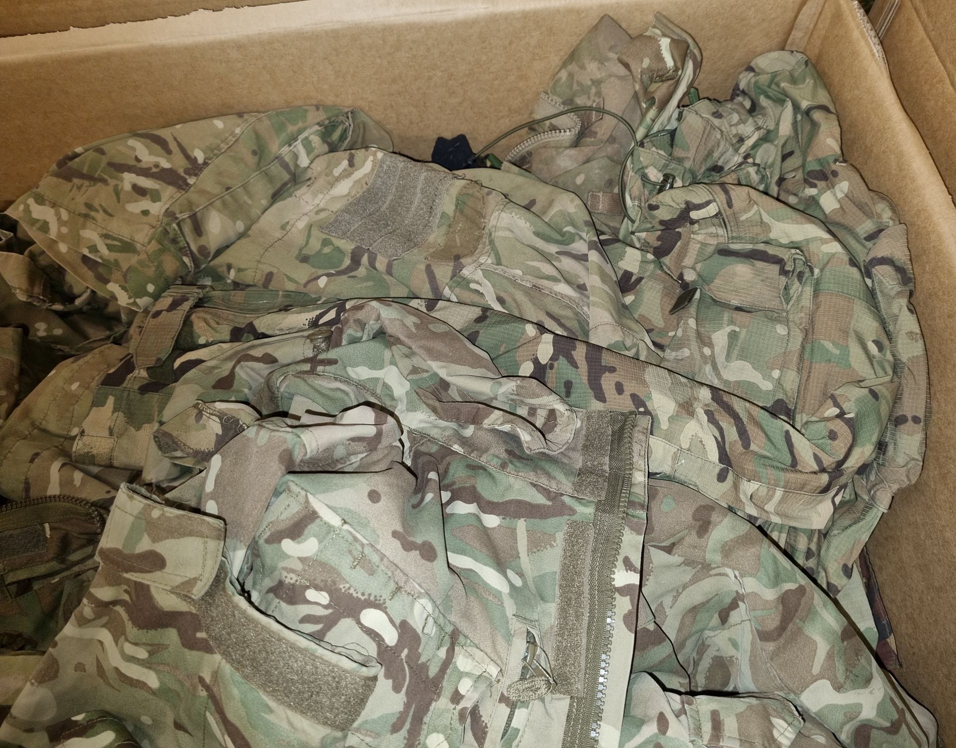 Various types of ex-military clothing - 169kg - Image 2 of 5