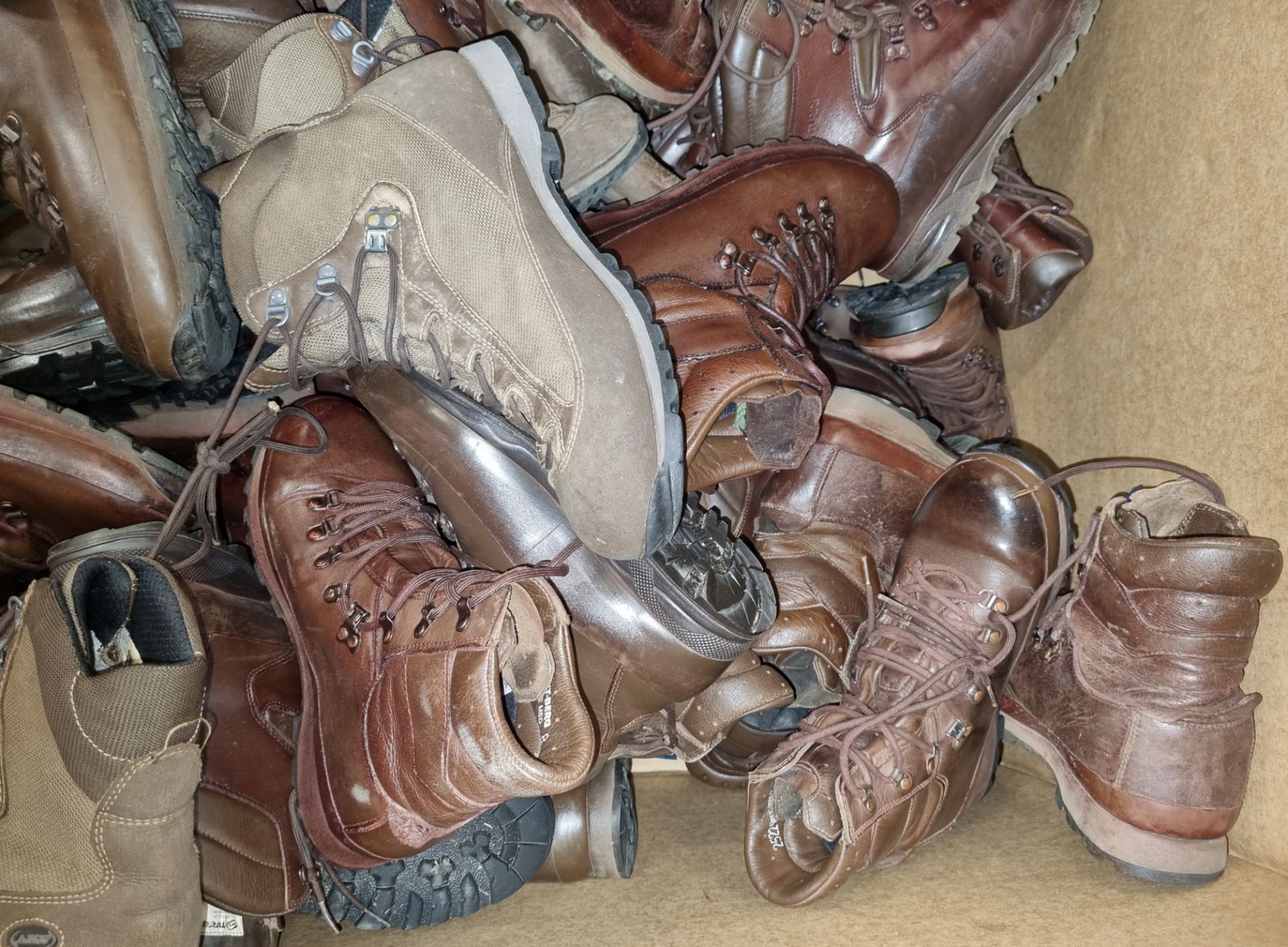 50x pairs of Various boots - Magnum Haix YDS - mixed grades and sizes - Bild 4 aus 5