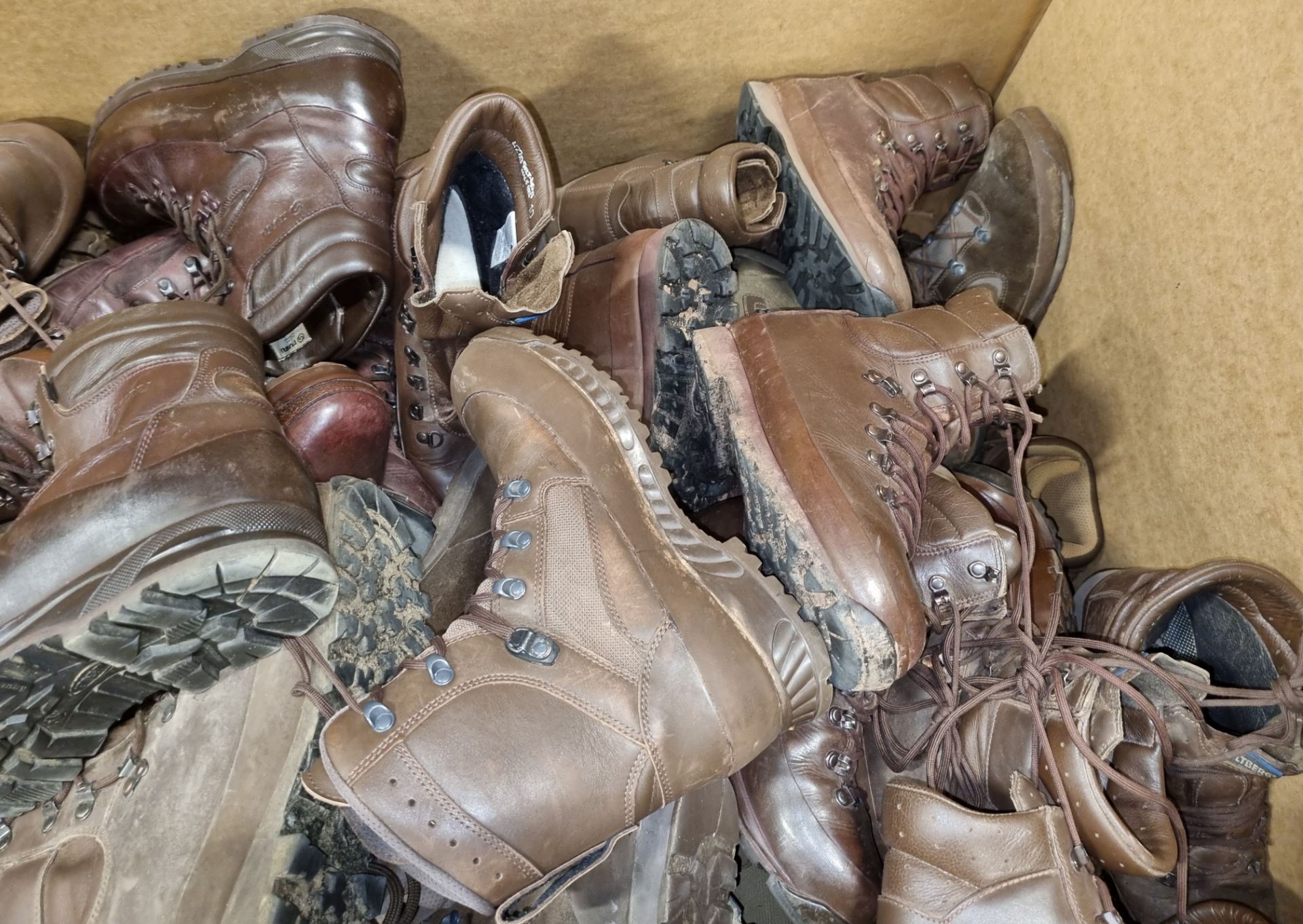50x pairs of Various Boots including Magnum, Iturri & YDS - mixed grades and sizes - Image 3 of 5
