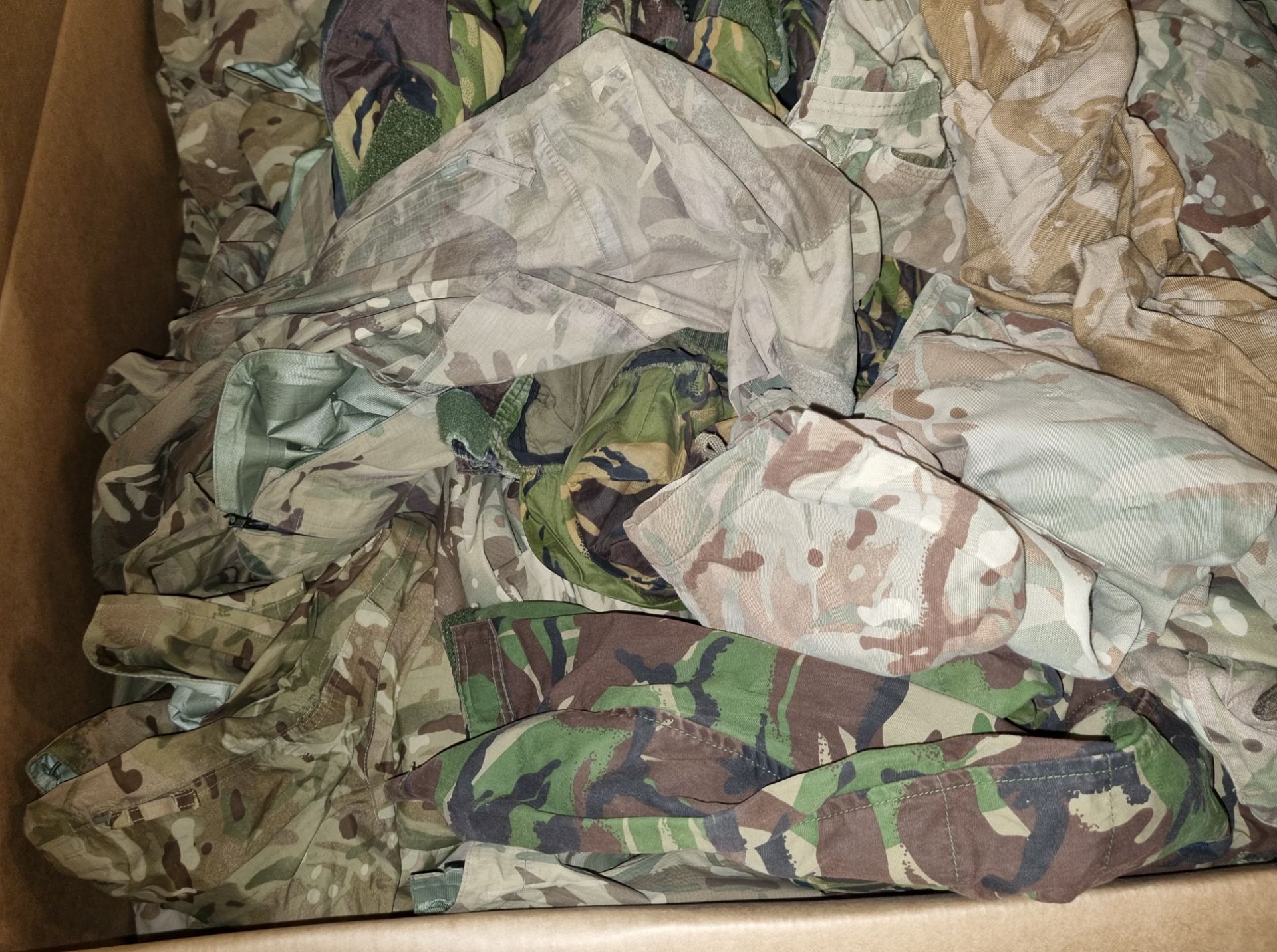 Various types of ex-military clothing - 145kg - Bild 5 aus 5