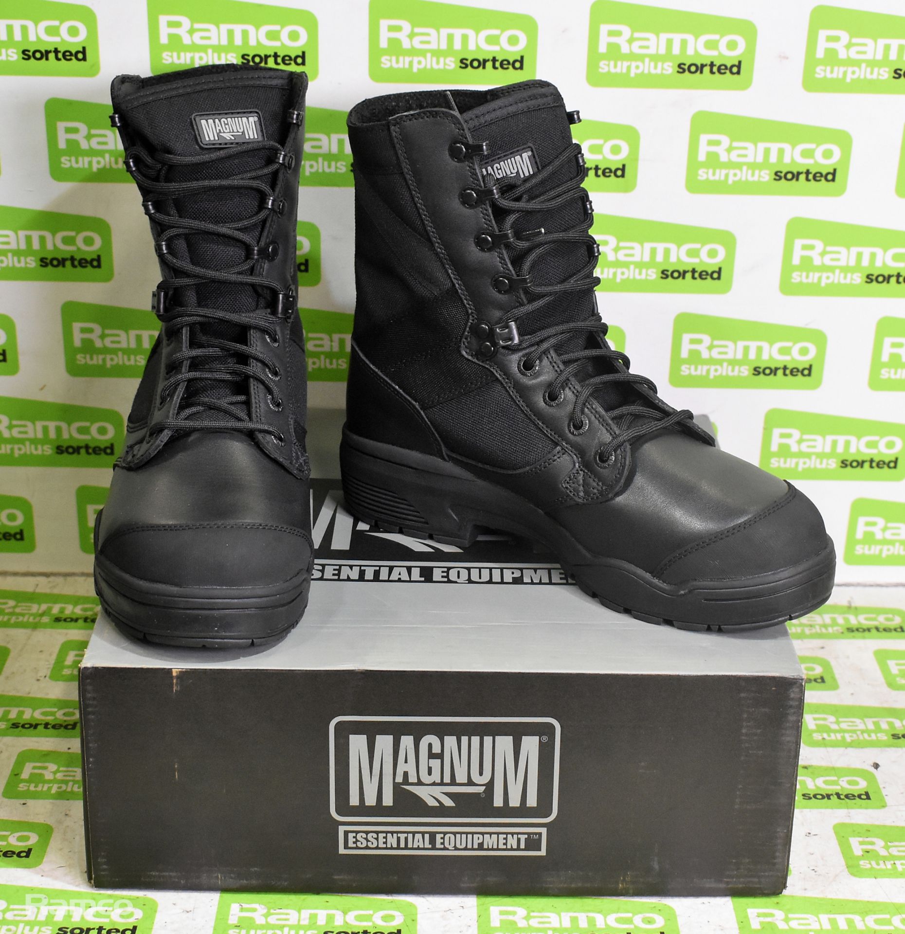 5x pairs of Magnum hot weather boots - Size 6M