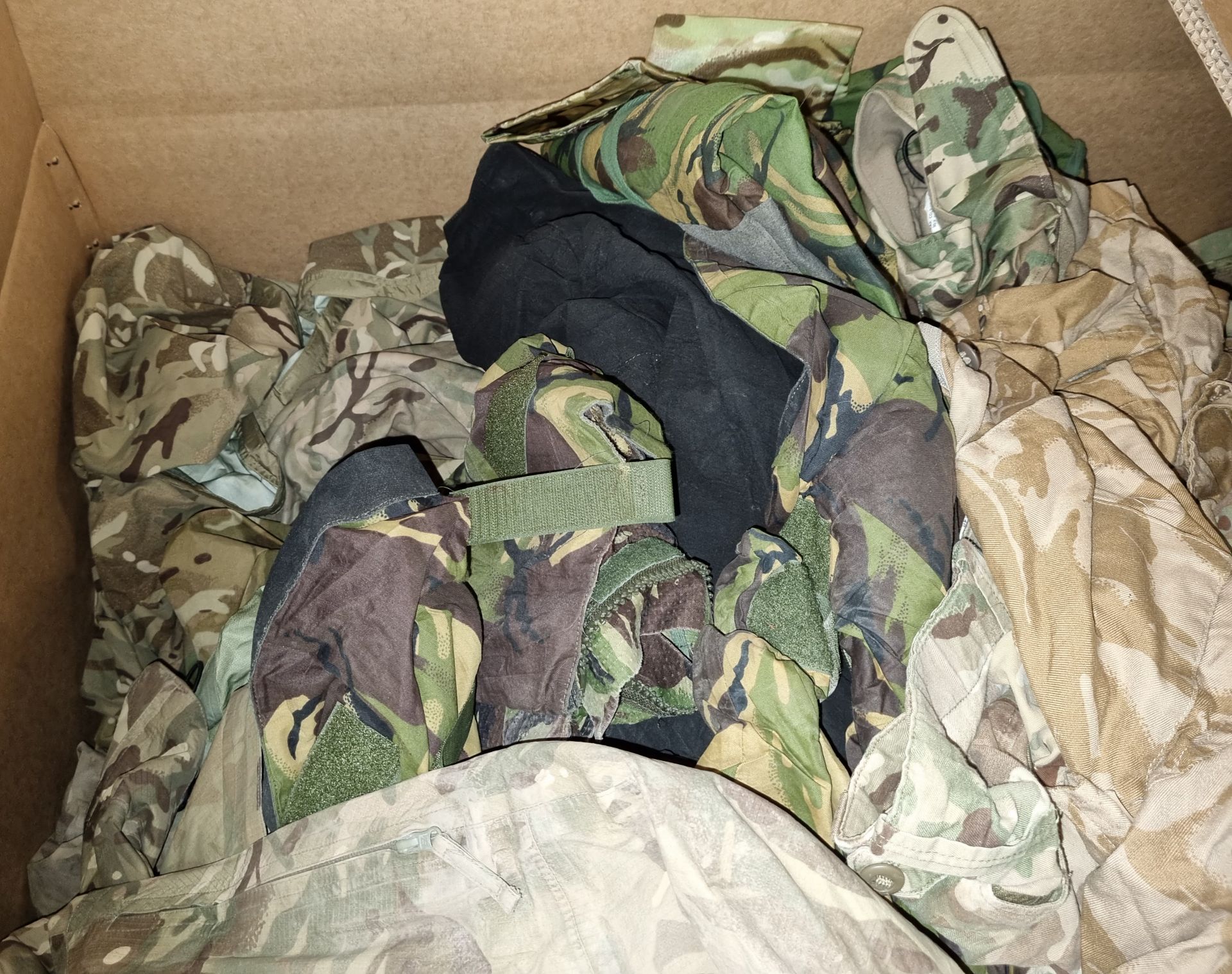 Various types of ex-military clothing - 145kg - Bild 4 aus 5