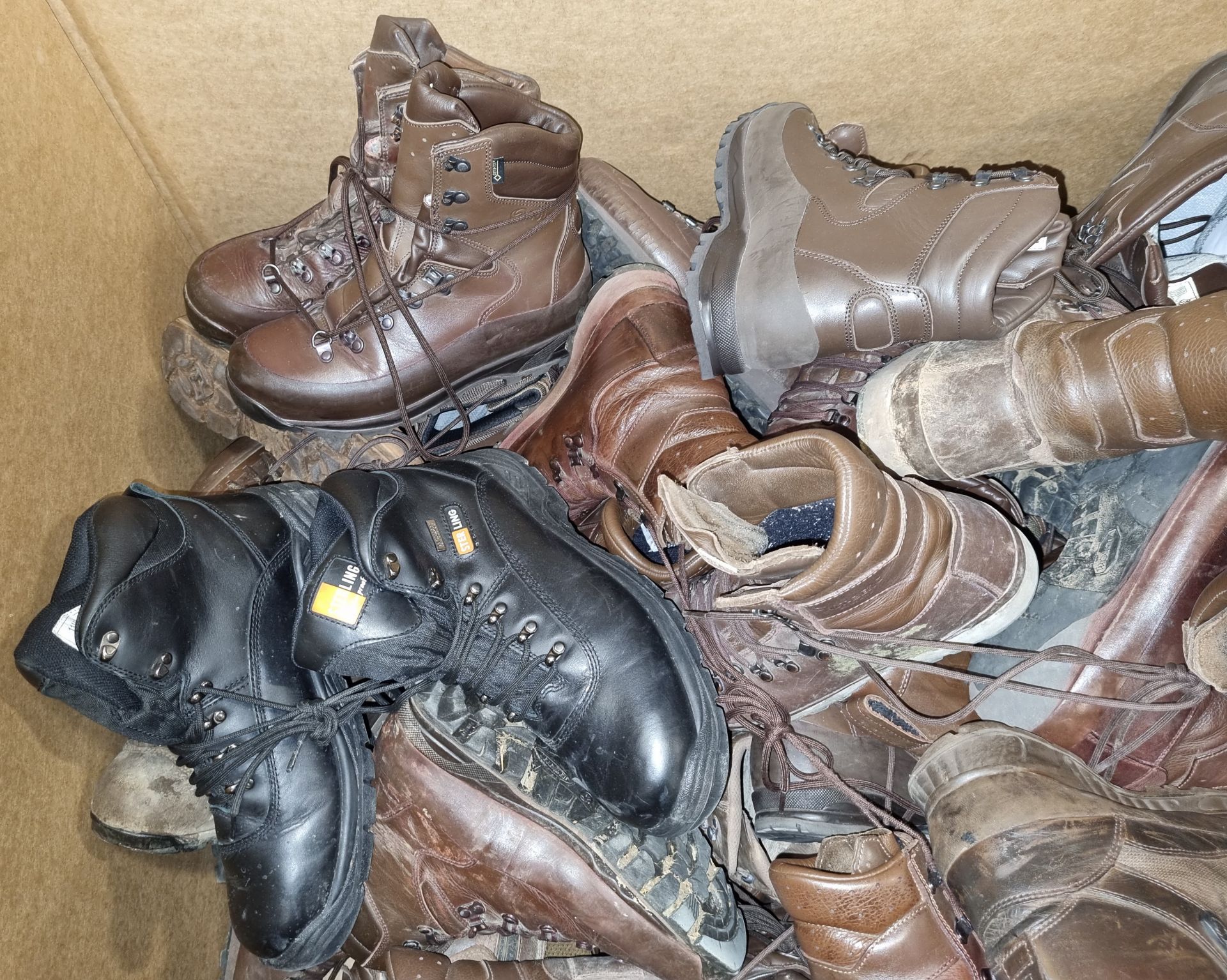 50x pairs of Various Boots including Magnum, Iturri & YDS - mixed grades and sizes - Bild 2 aus 5