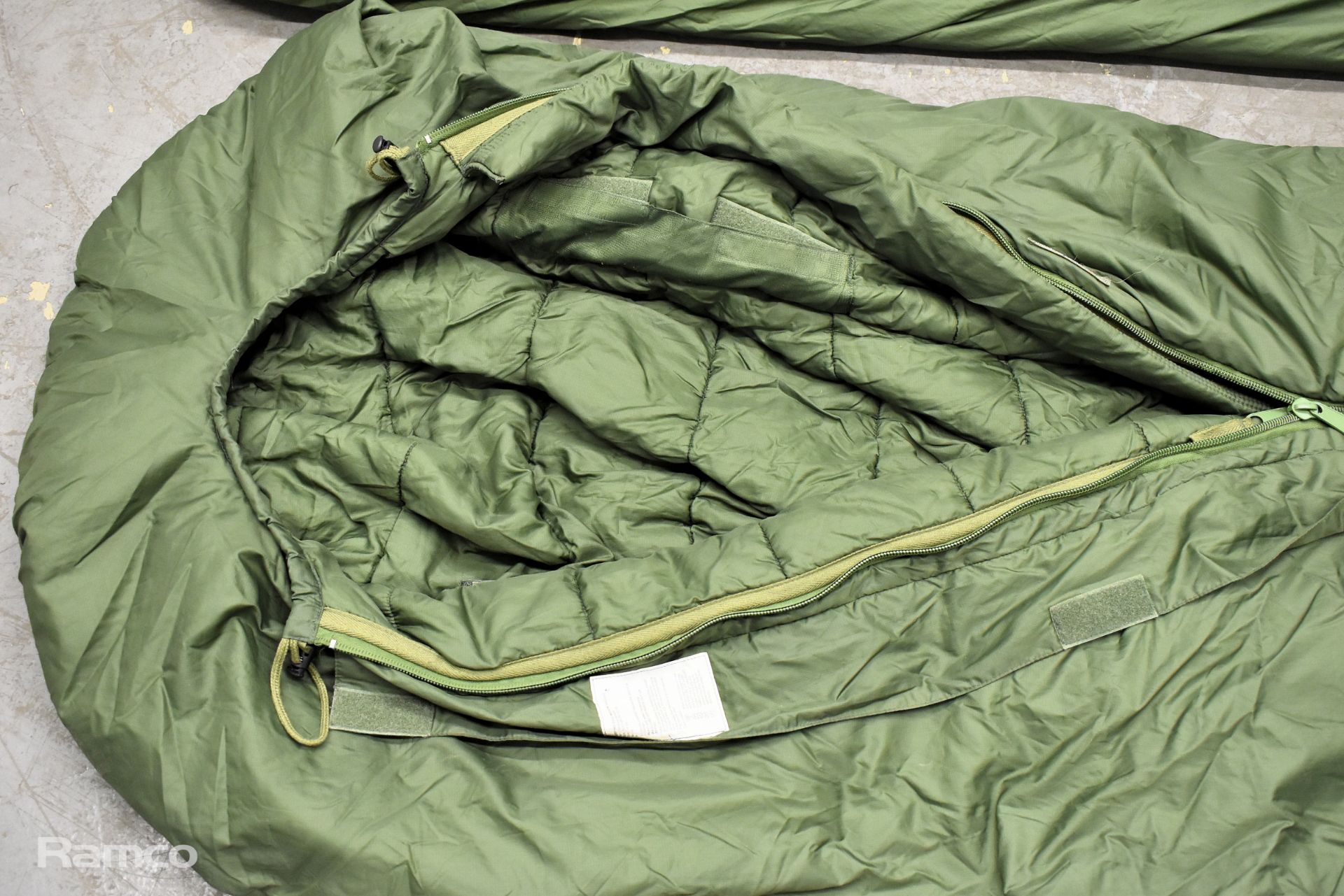 50x Sleeping bags - mixed grades and sizes - Image 7 of 8