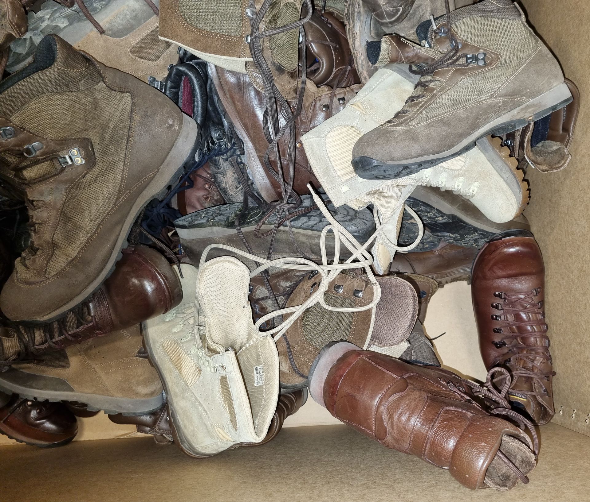 50x pairs of Various boots - Magnum Haix YDS - mixed grades and sizes - Image 4 of 5