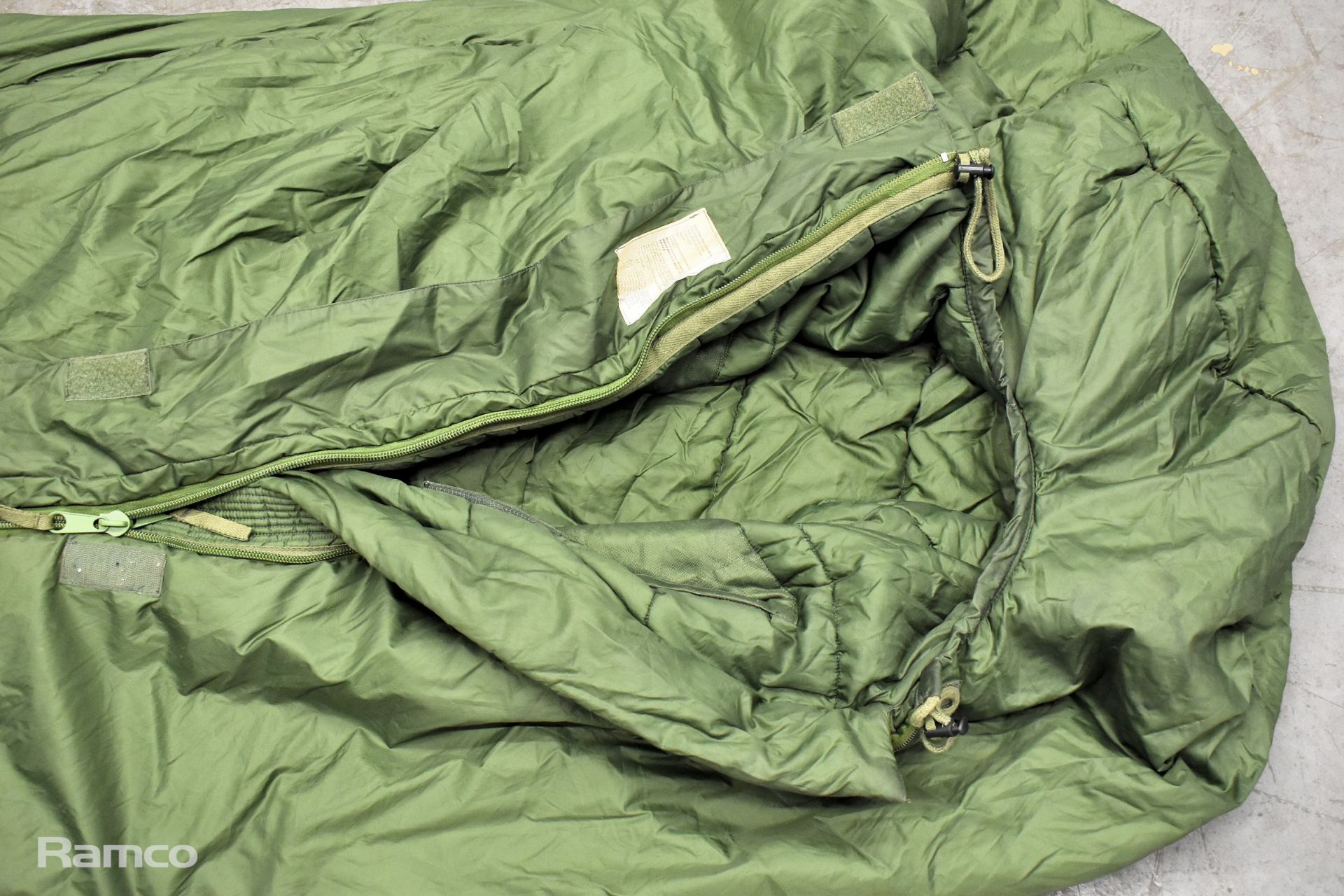 31x Sleeping bags - mixed grades and sizes - Image 8 of 8