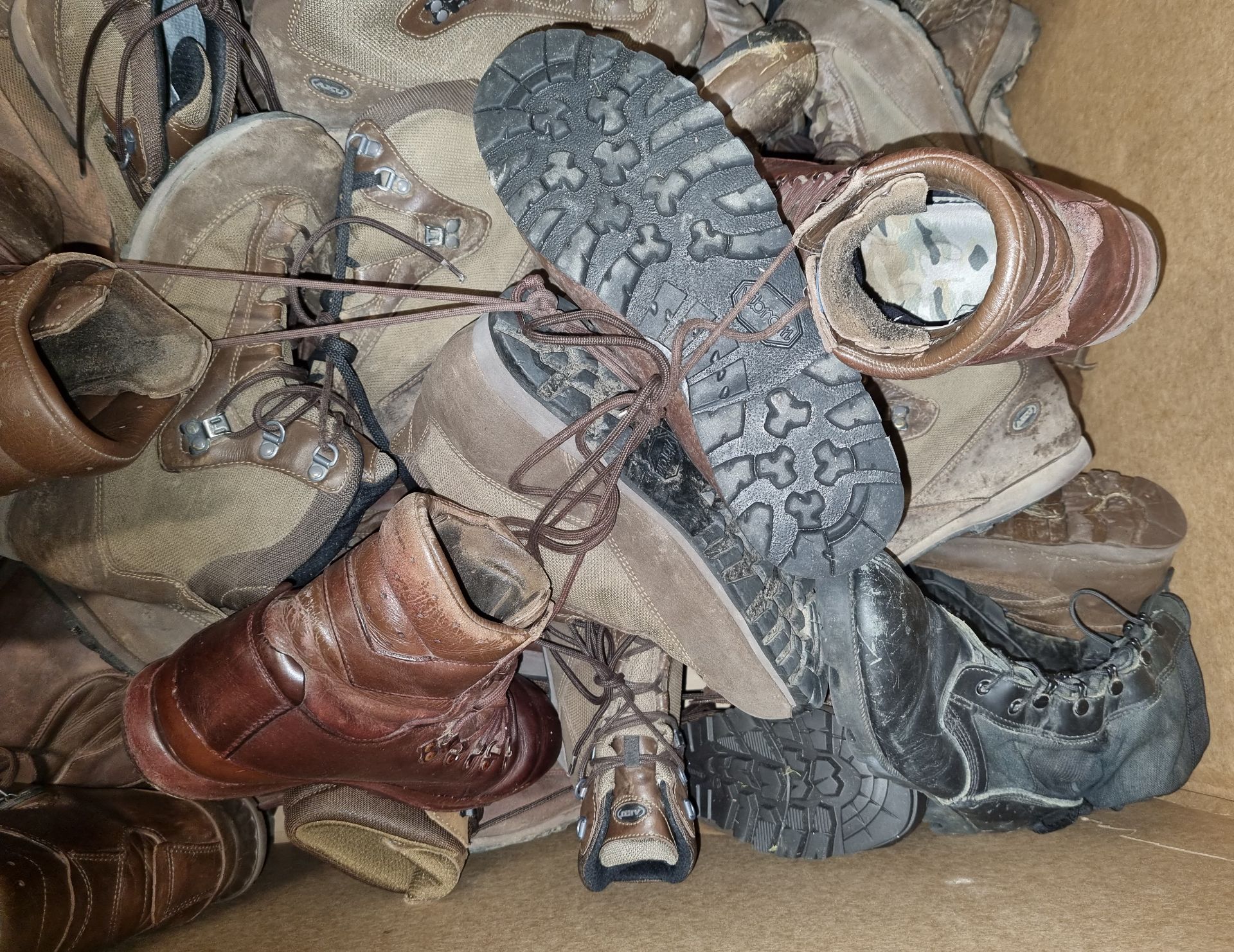 50x pairs of Various Boots including Magnum, Iturri & YDS - mixed grades and sizes - Image 4 of 5