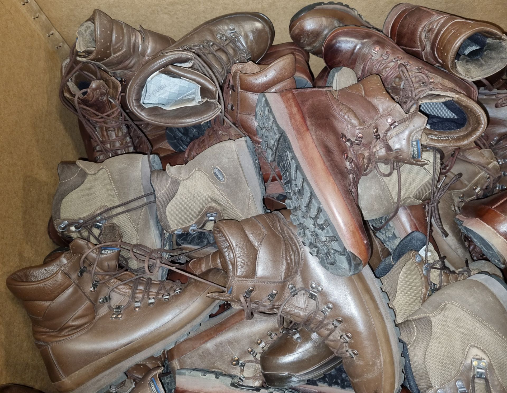 50x pairs of Various boots - Magnum Haix YDS - mixed grades and sizes - Bild 2 aus 5