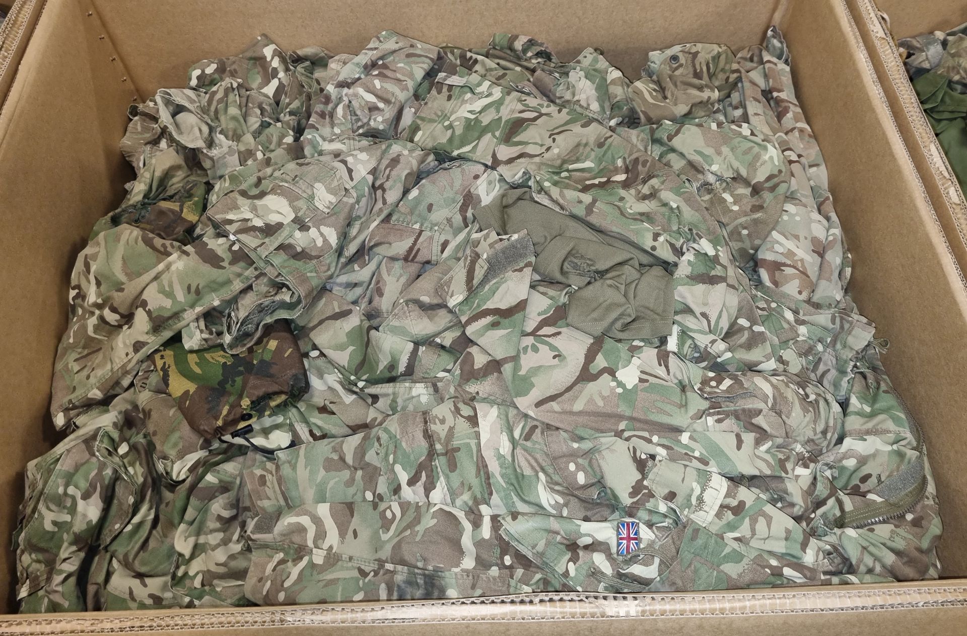 Various types of ex-military clothing - 149kg