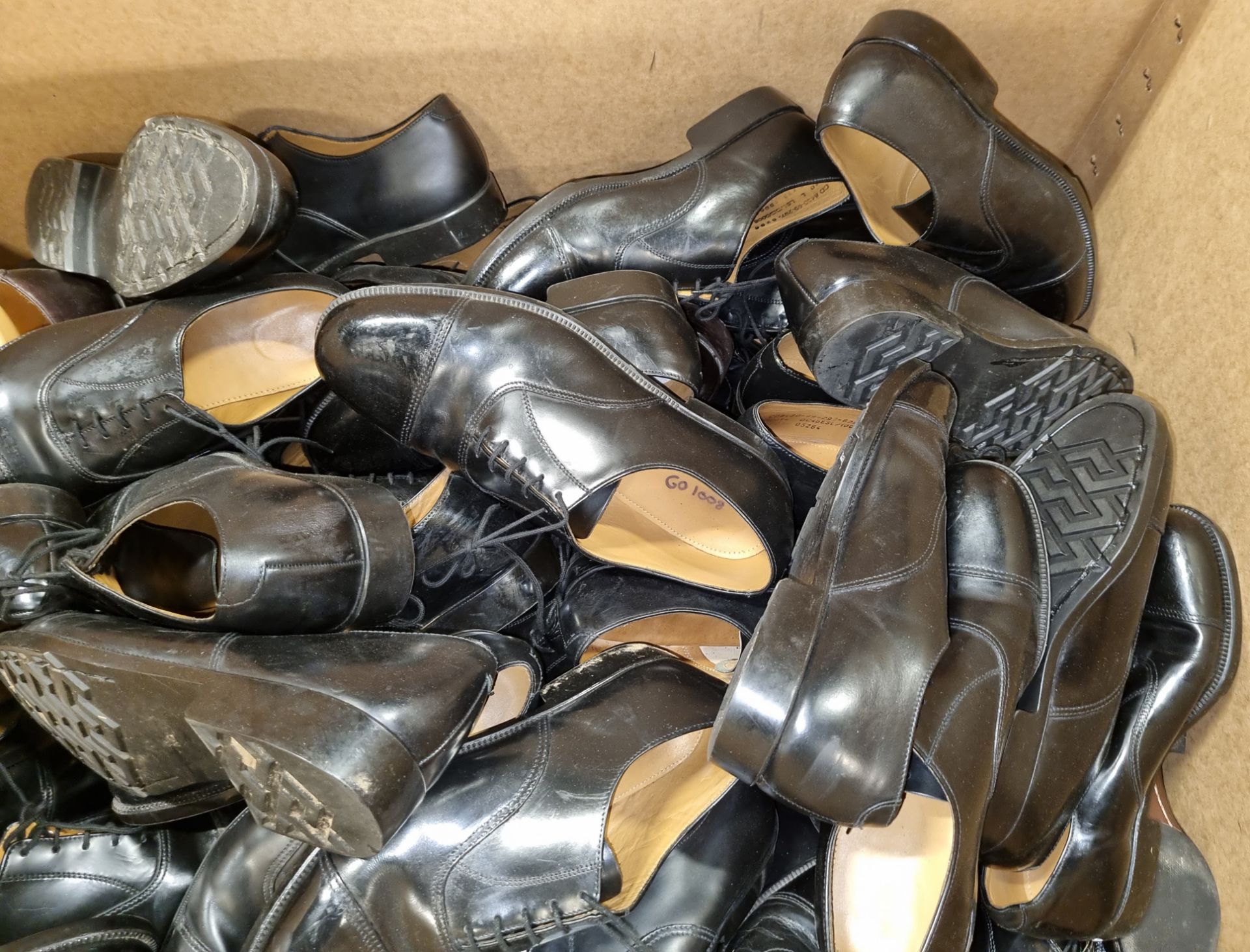 50x pairs of various shoes - different makes & sizes - mixed grades - Image 3 of 5
