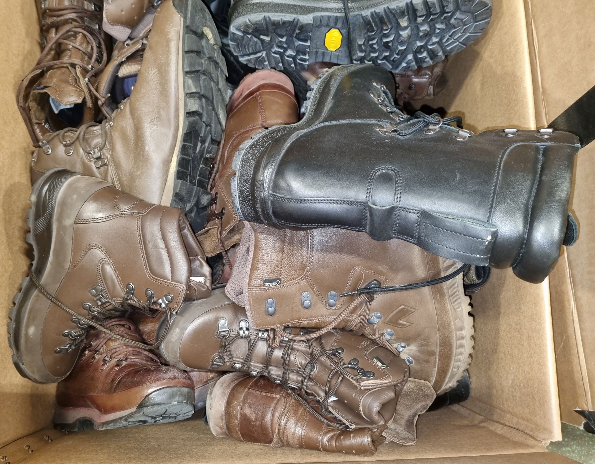 30x pairs of Various boots - Magnum Haix YDS - mixed grades and sizes - Image 4 of 4
