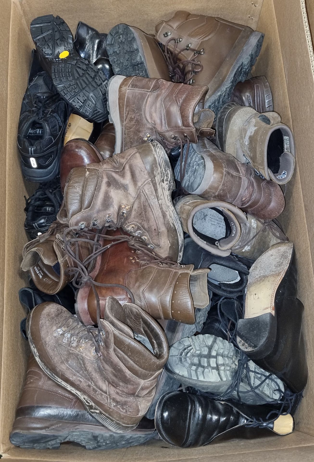 30x pairs of Various boots - Magnum Haix YDS - mixed grades and sizes