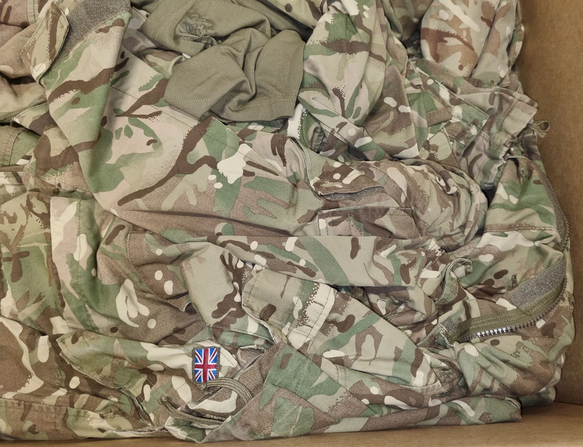 Various types of ex-military clothing - 149kg - Image 4 of 5
