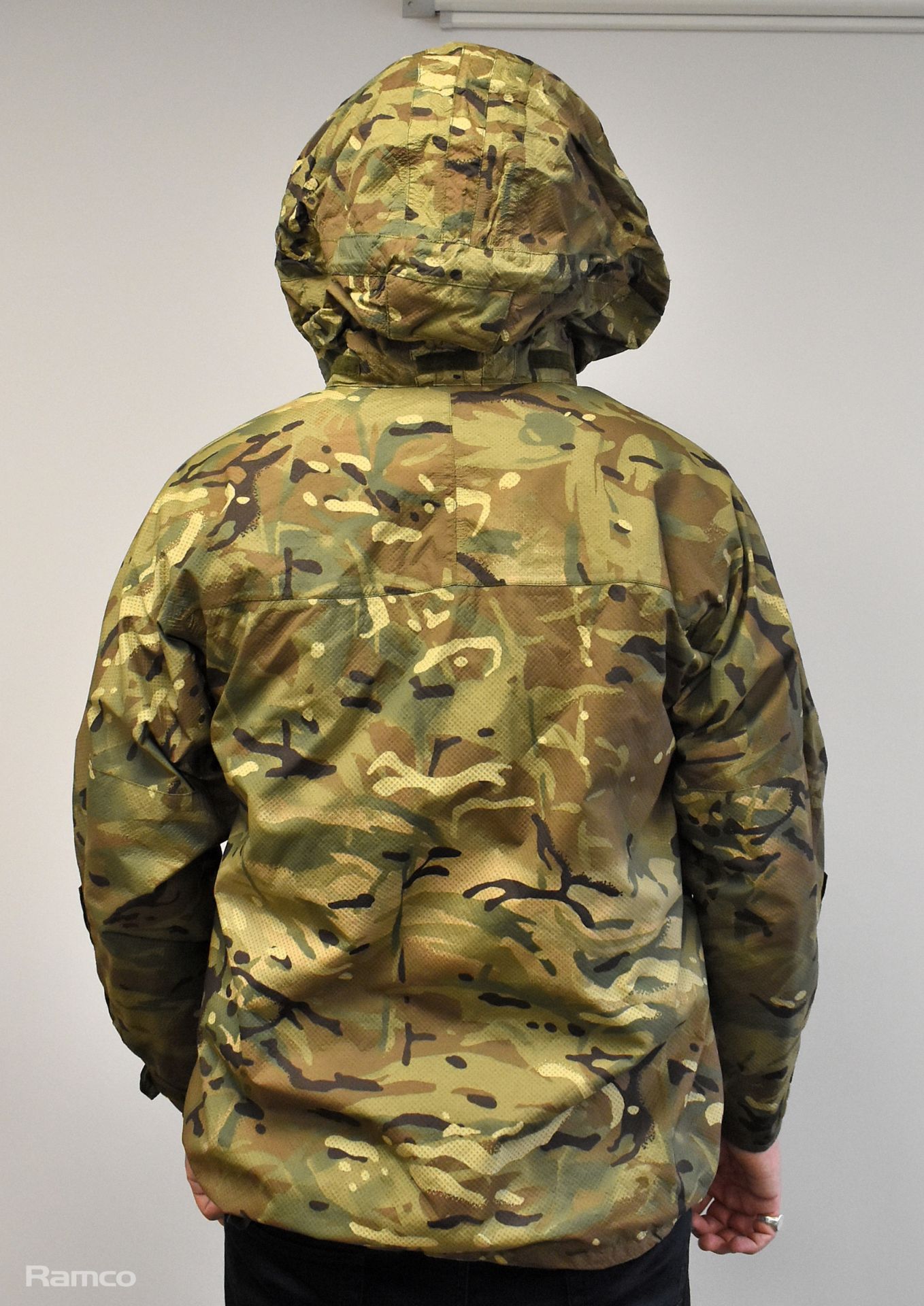 80x British Army MTP waterproof lightweight jackets - mixed grades and sizes - Bild 7 aus 11