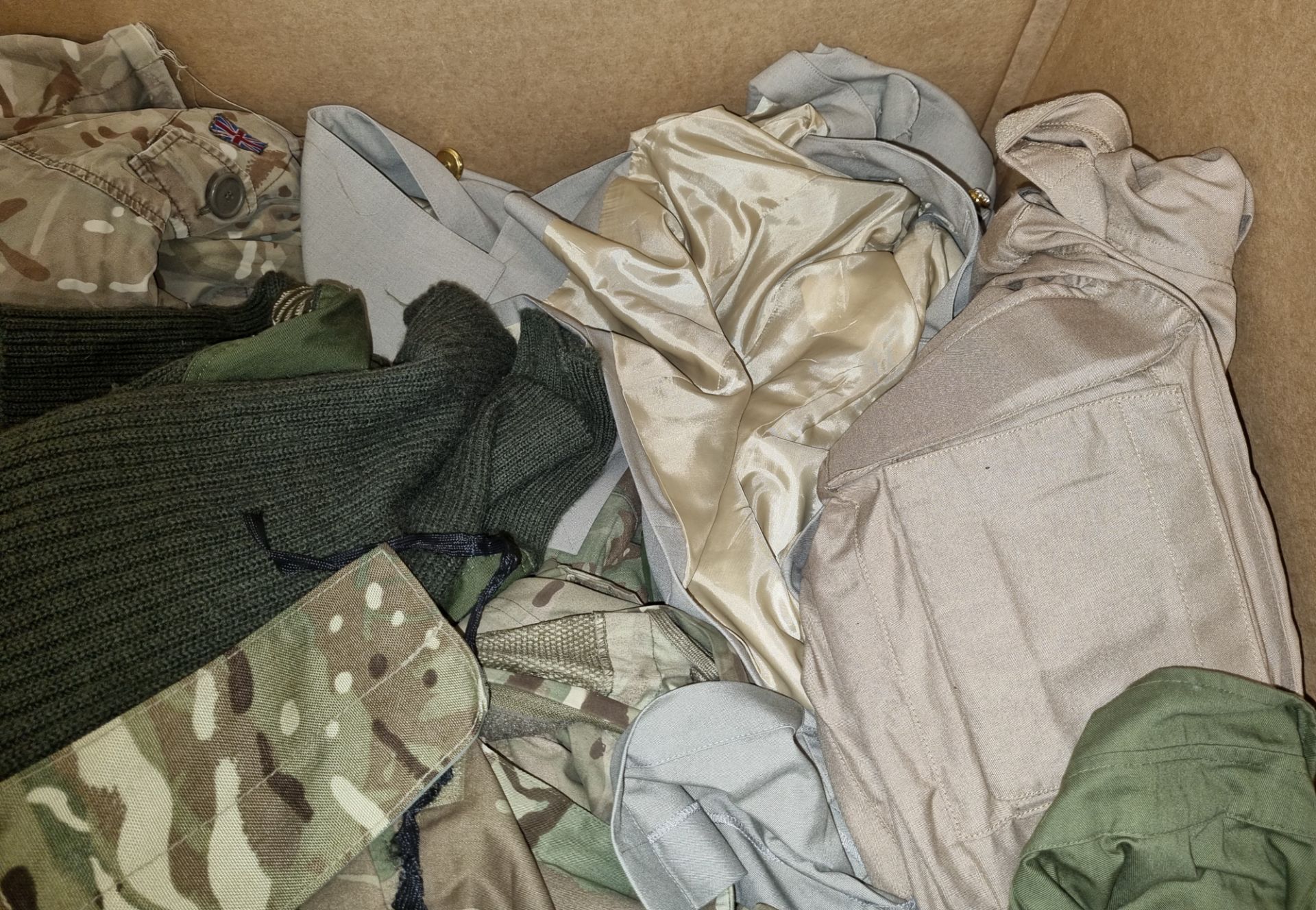 Various types of ex-military clothing - 140kg - Bild 2 aus 5