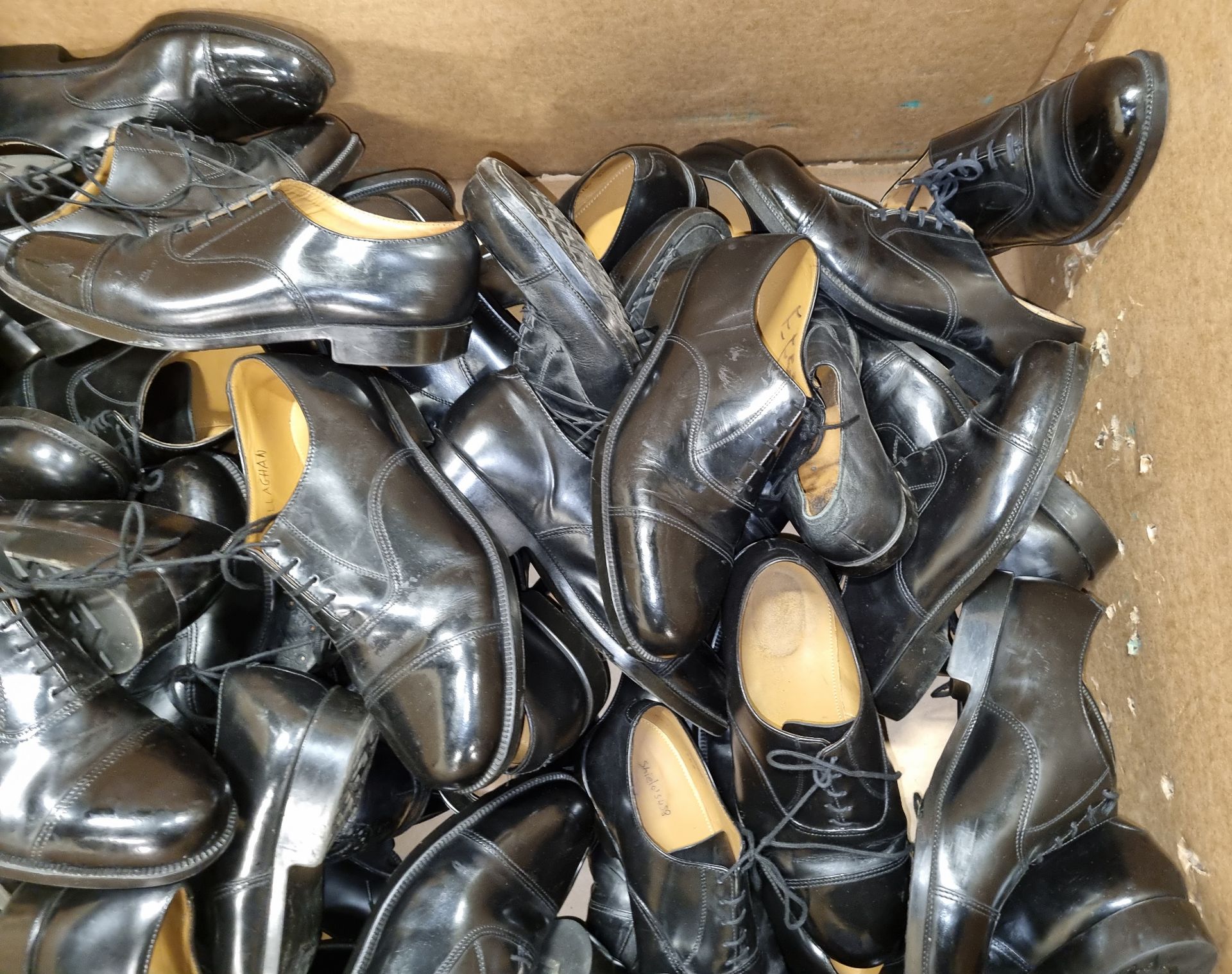 50x pairs of various shoes - different makes & sizes - mixed grades - Image 3 of 5