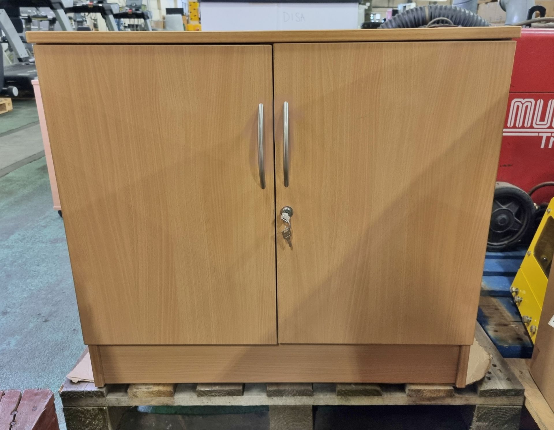 2x Light wood effect double door cabinets - W 800 x D 600 x H 720mm - Image 2 of 5