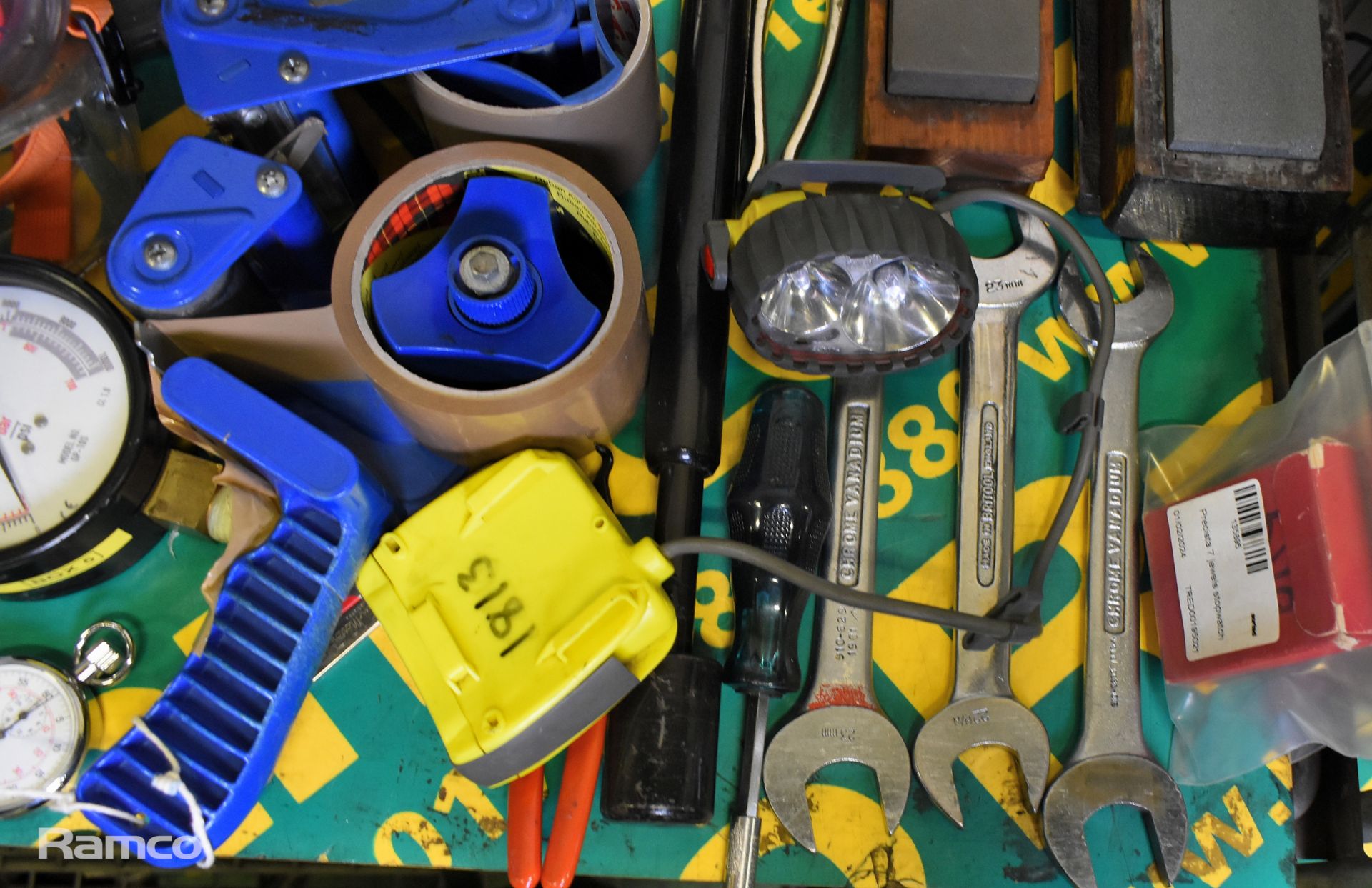 Workshop tools and equipment - torque head adapters, spanner, torches, wire brushes, face shields - Image 6 of 7