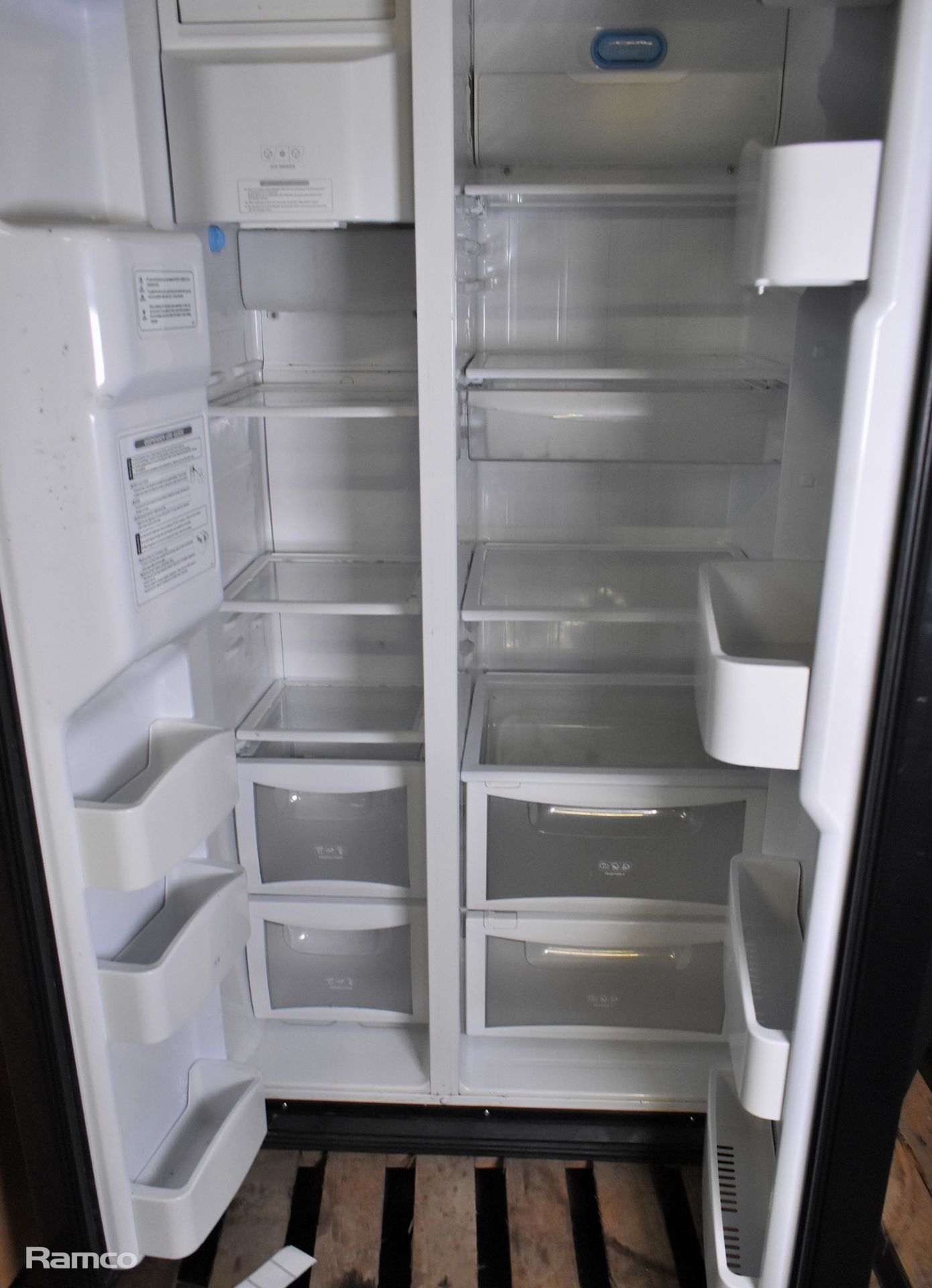 Daewoo FRS-U20DCB Double door refrigerator with ice maker - W 900 x D 670 x H 1780mm - Image 2 of 9