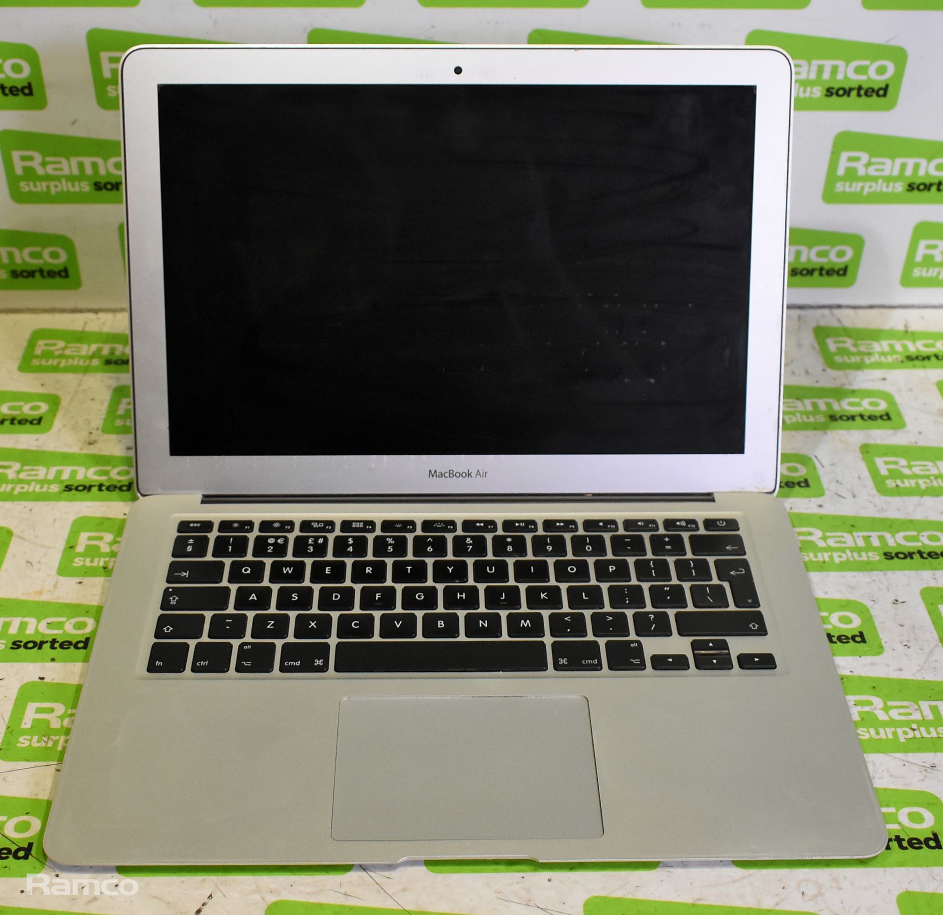 Apple Macbook Pro - 15 inch - A1398 - 2014, Apple Macbook Air - 13 inch - A1466 - 2013 - no Mac OS - Image 2 of 7