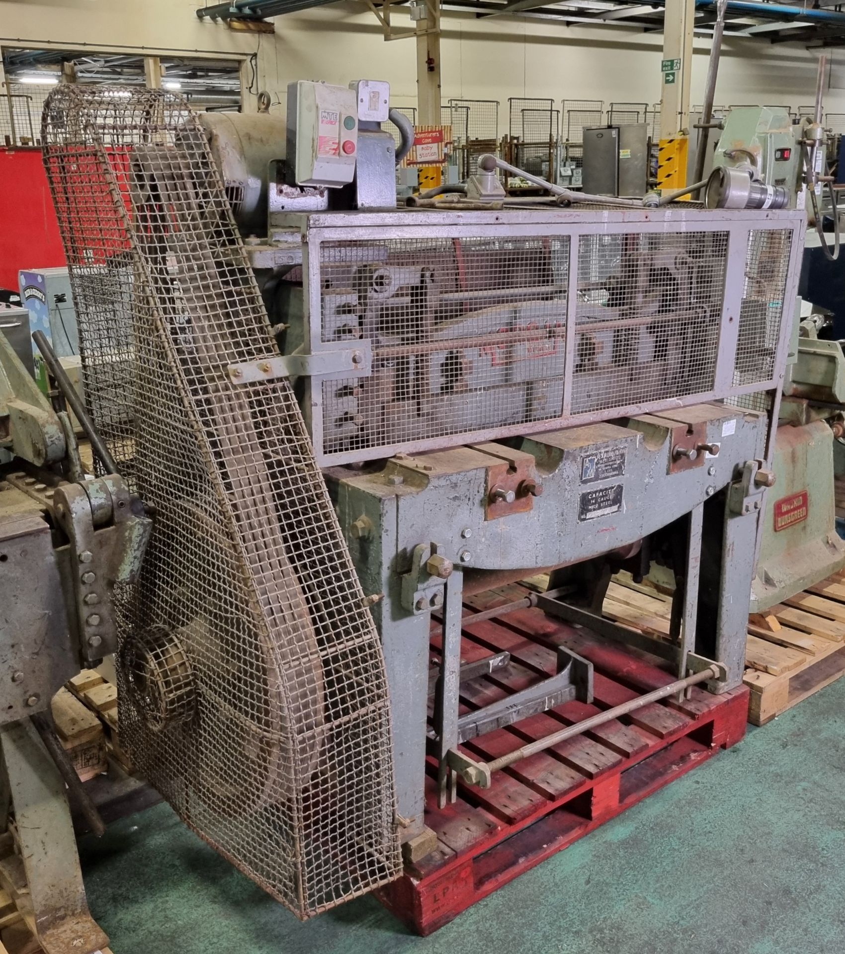 BMM Weston L1566 industrial laundry press - 440V - W 1650 x D 1000 x H 1350mm - Image 8 of 15