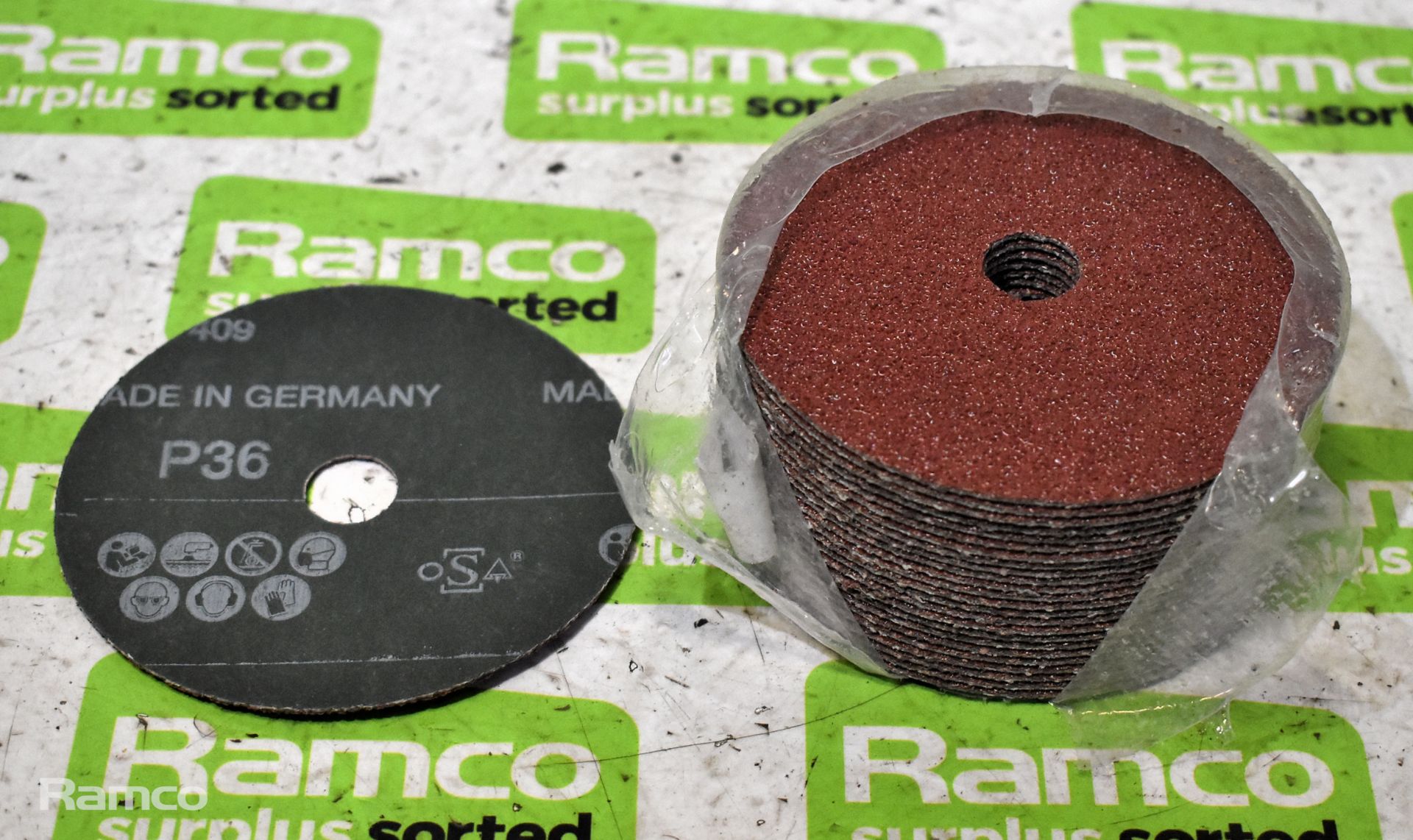 Abrasive discs - 100mm to 115mm - 24 grit to 60 grit - approx 1200 discs - Image 2 of 4