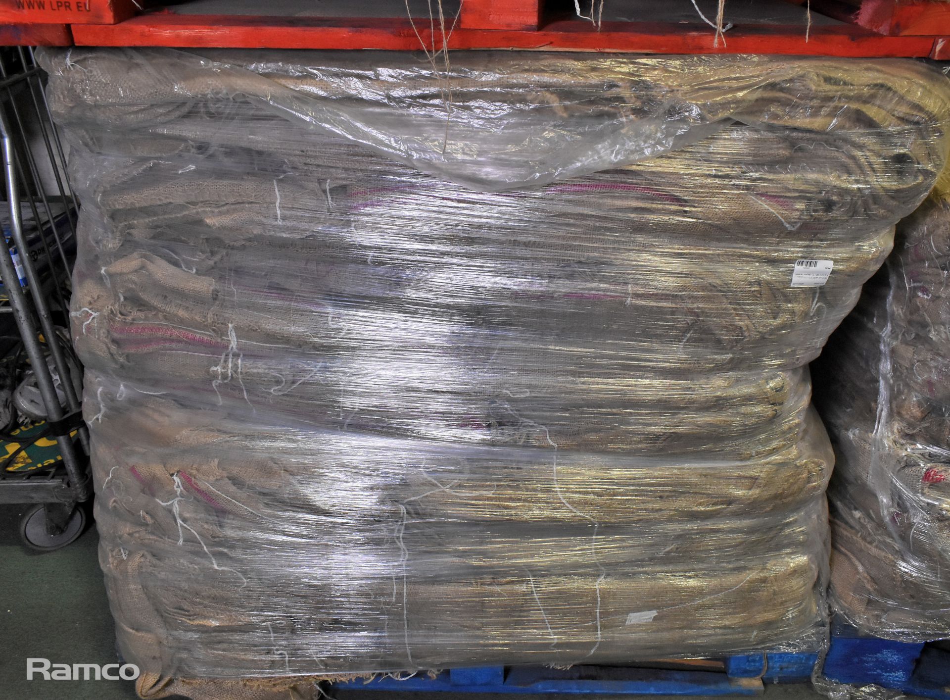 3x pallets of hessian sacks - L 700 x W 2 x H 1000mm - cut open on side - Image 3 of 5