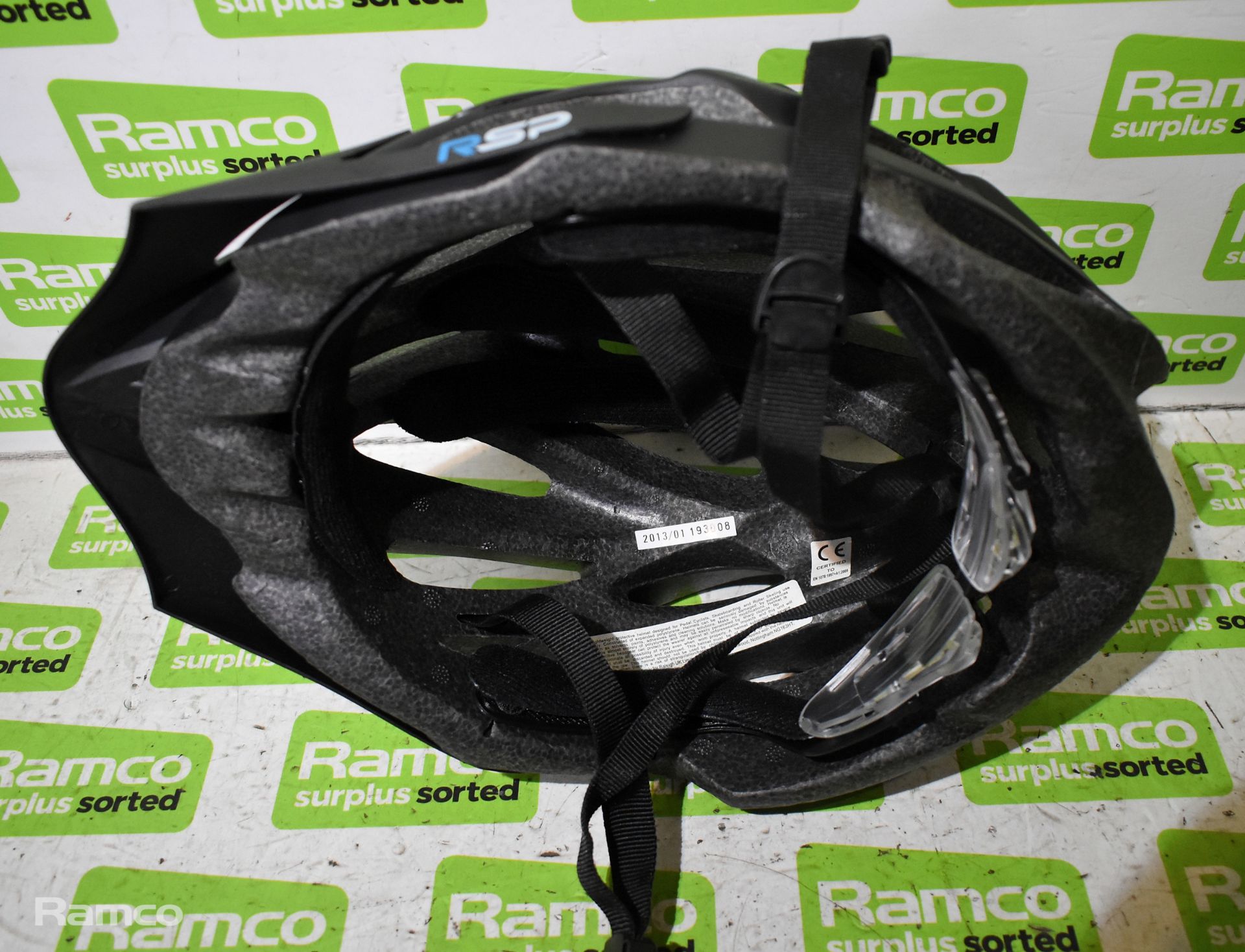 6x Raleigh Extreme cycle helmets - size 58-61cm, 2x RSP Extreme cycle helmets - size 58-61cm - Image 2 of 4