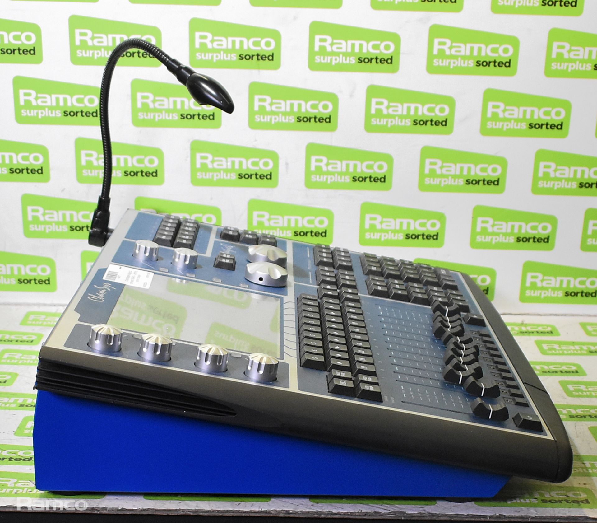 ChamSystem MagicQ compact MQ40N lighting control console - Image 4 of 7