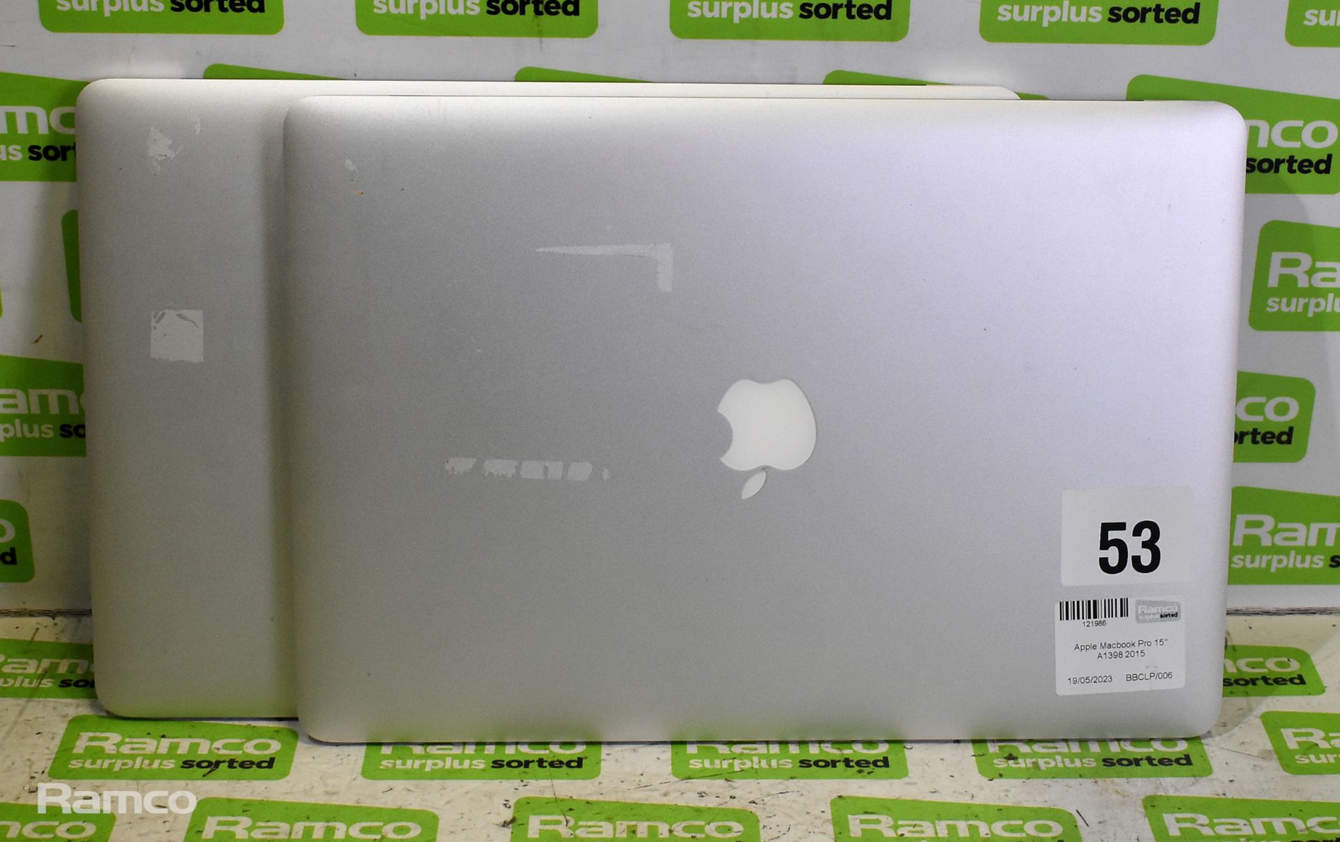 2x Apple Macbook Pros - 15 inch - A1398 - 2015 - see description