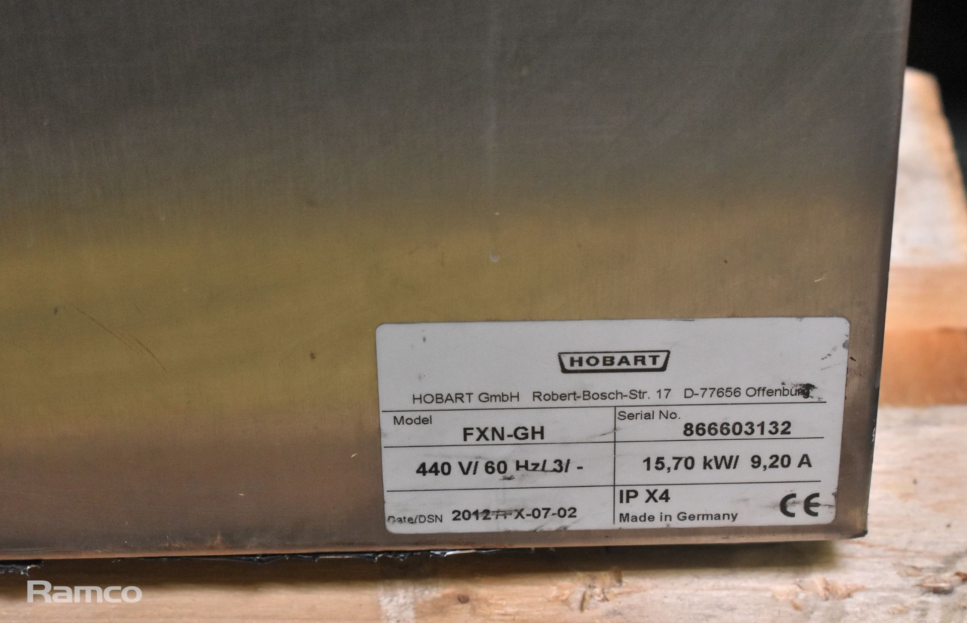Hobart FXN-GH stainless steel dishwasher - 440V 60Hz - W 600 x D 600 x H 820mm - DENTED SIDE PANEL - Image 4 of 5