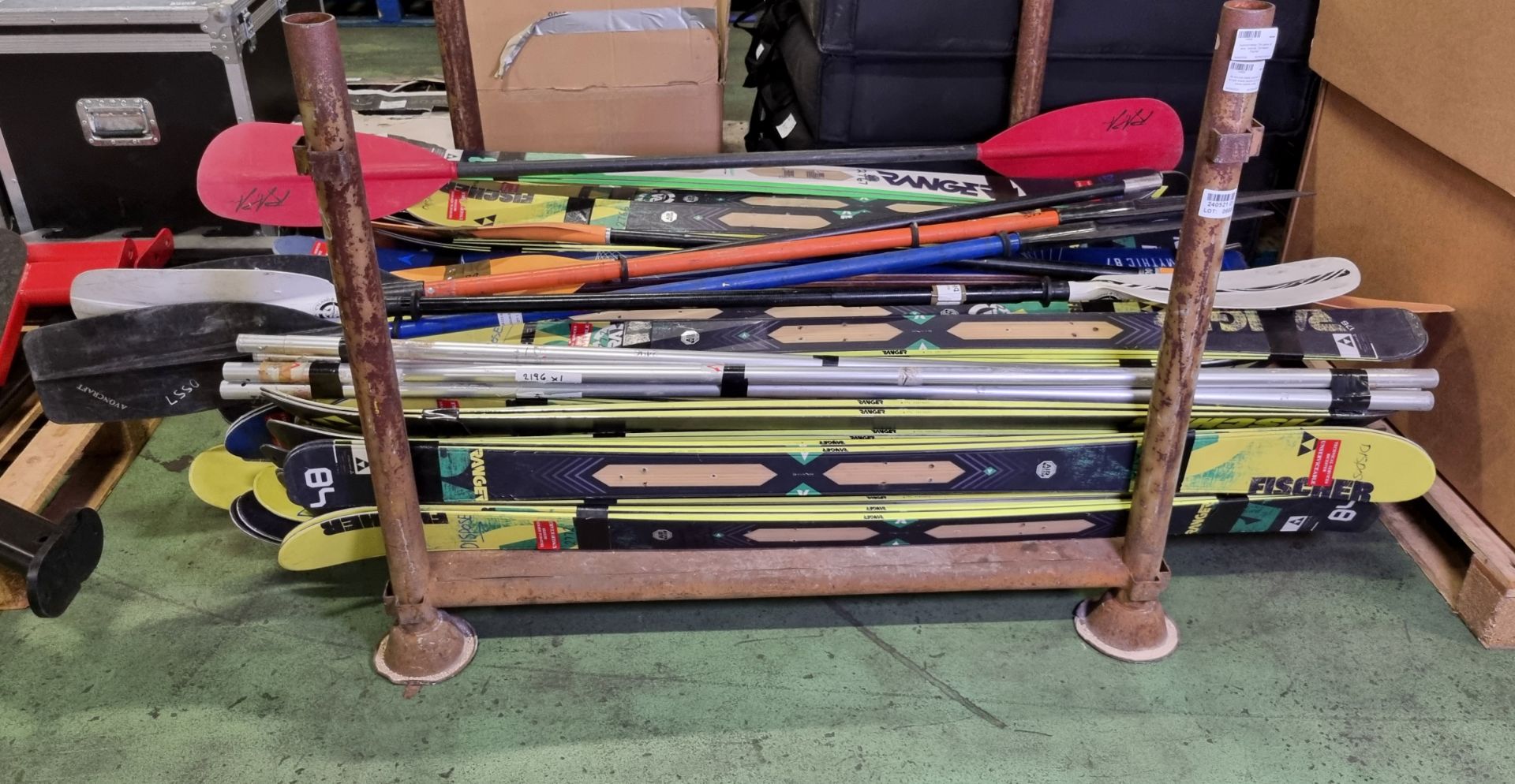 Approximately 75x pairs of skis - brands: Dynastar, Fischer