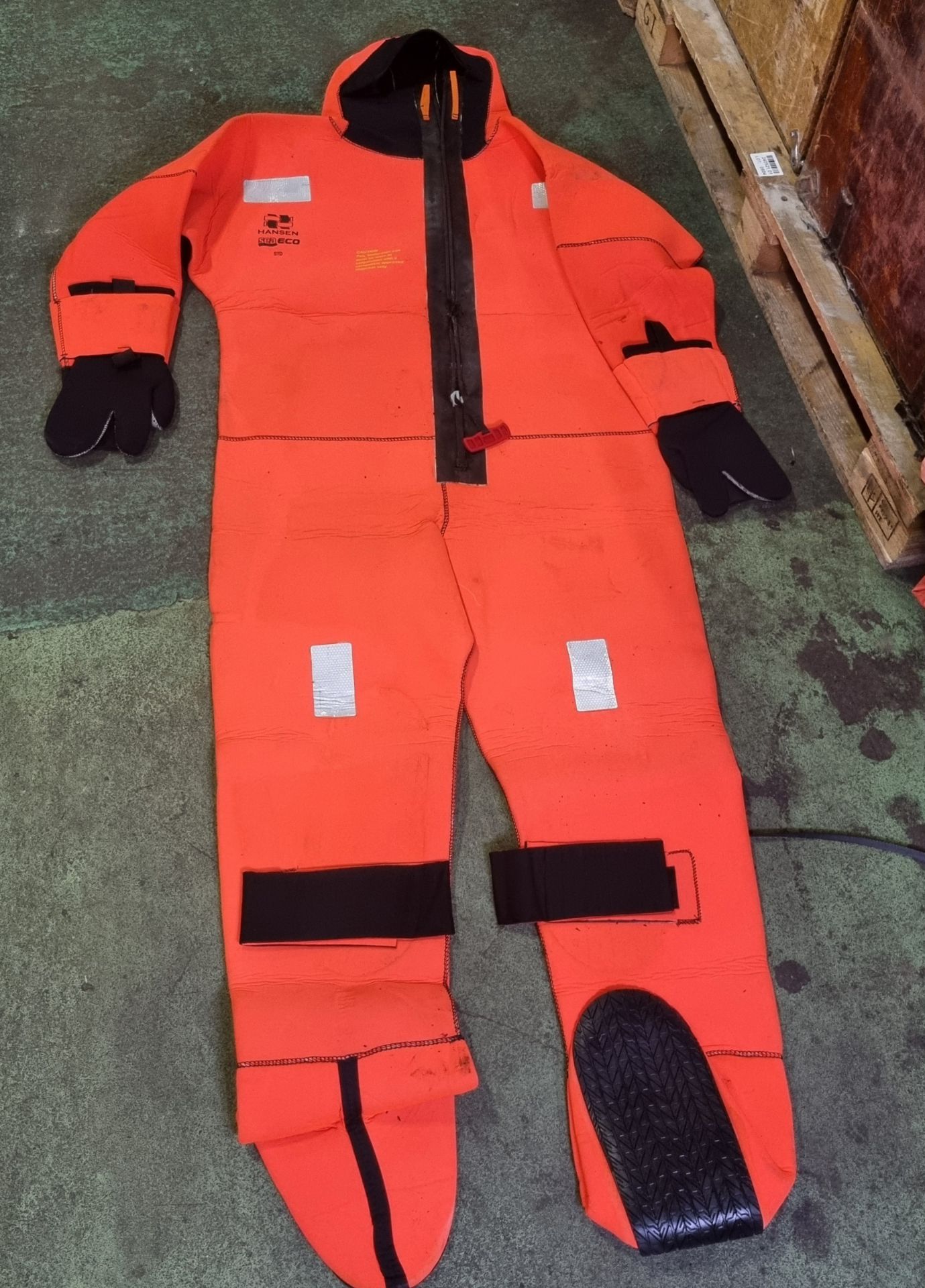 14x Hansen SEAECO immersion suits - Image 3 of 6