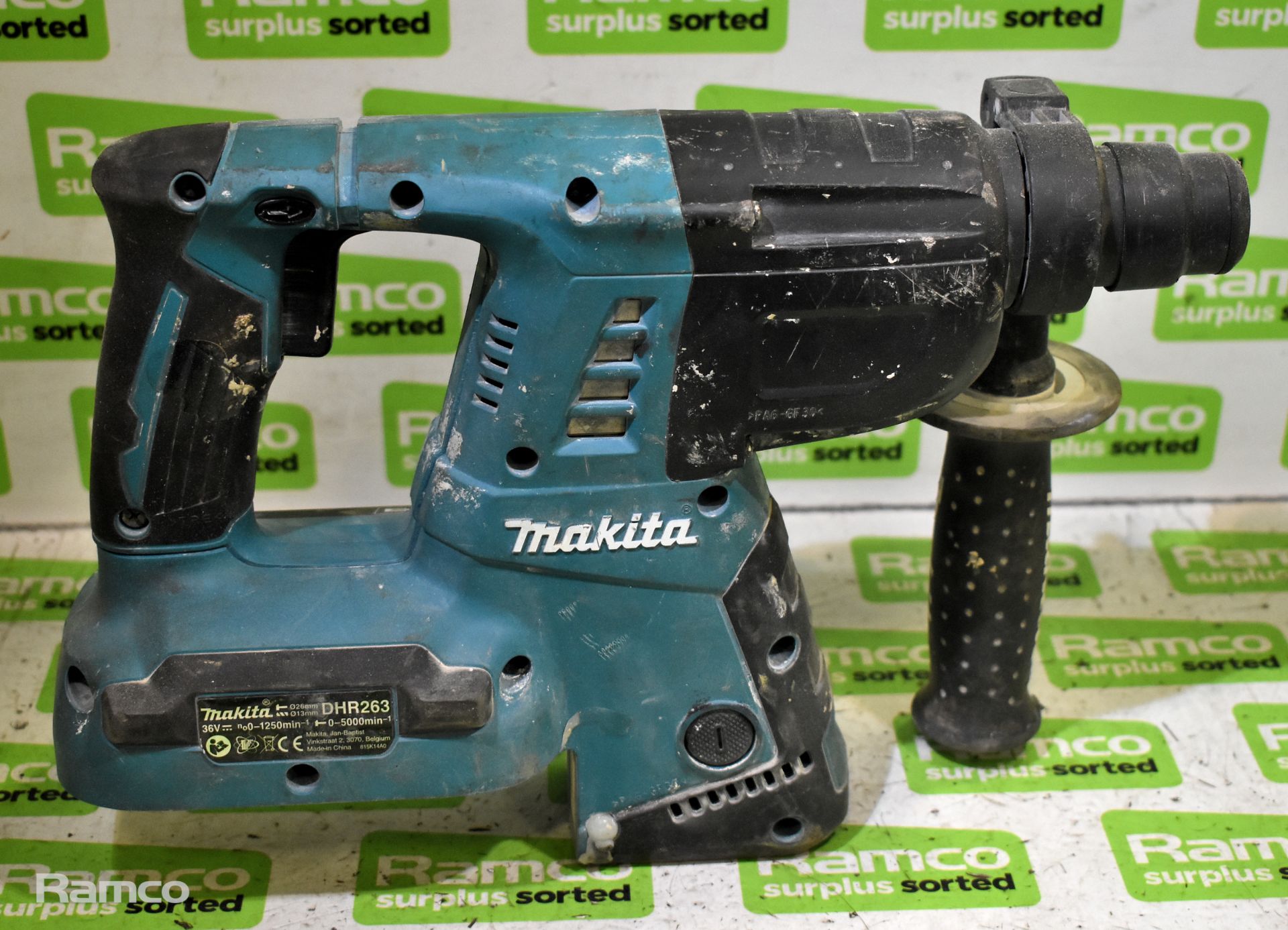 Makita 8434D 14.4V portable electric drill in plastic carry care - SPARES OR REPAIRS - NO BATTERY - Image 9 of 11